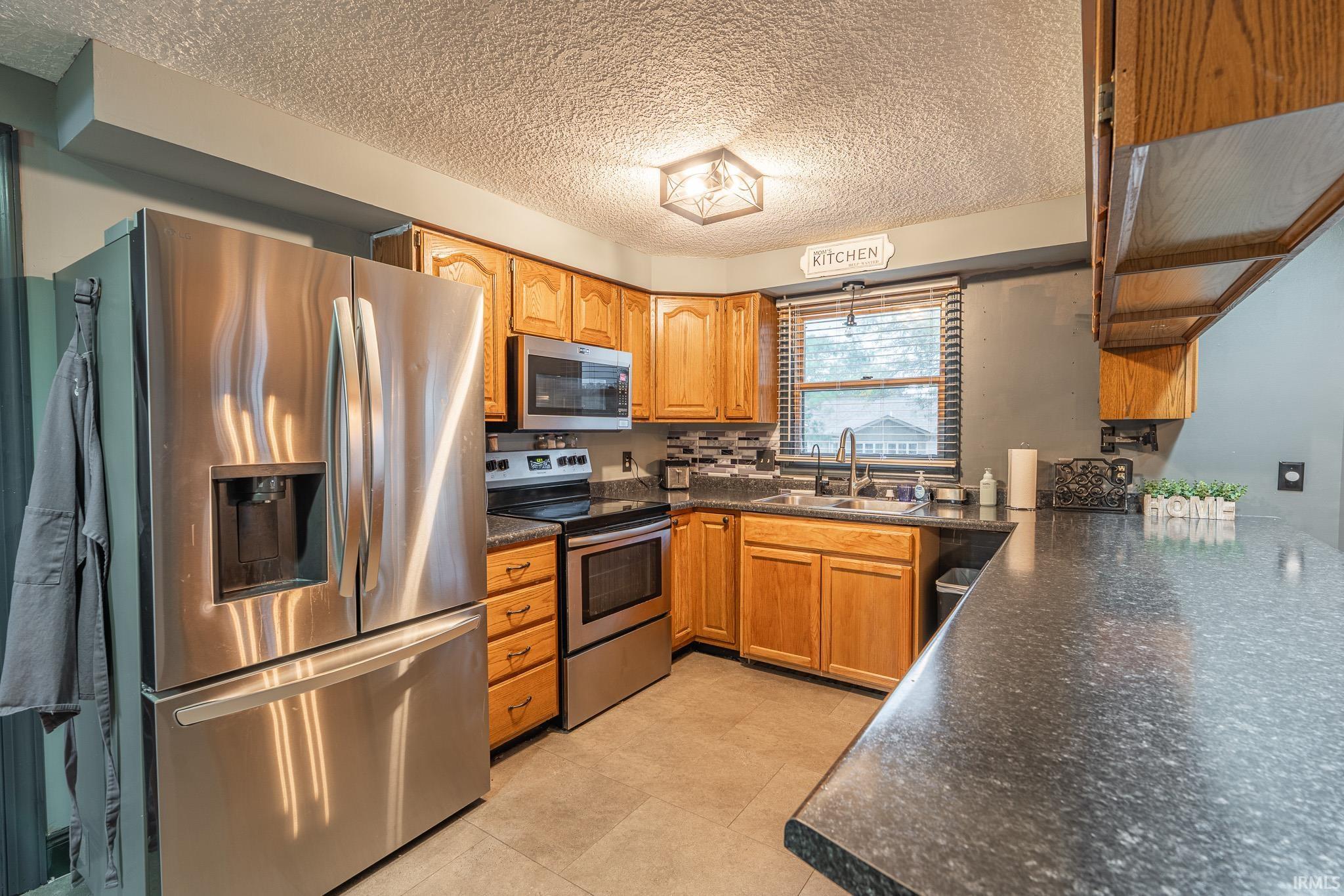 Photo 8 of 1570 Canterbury Court