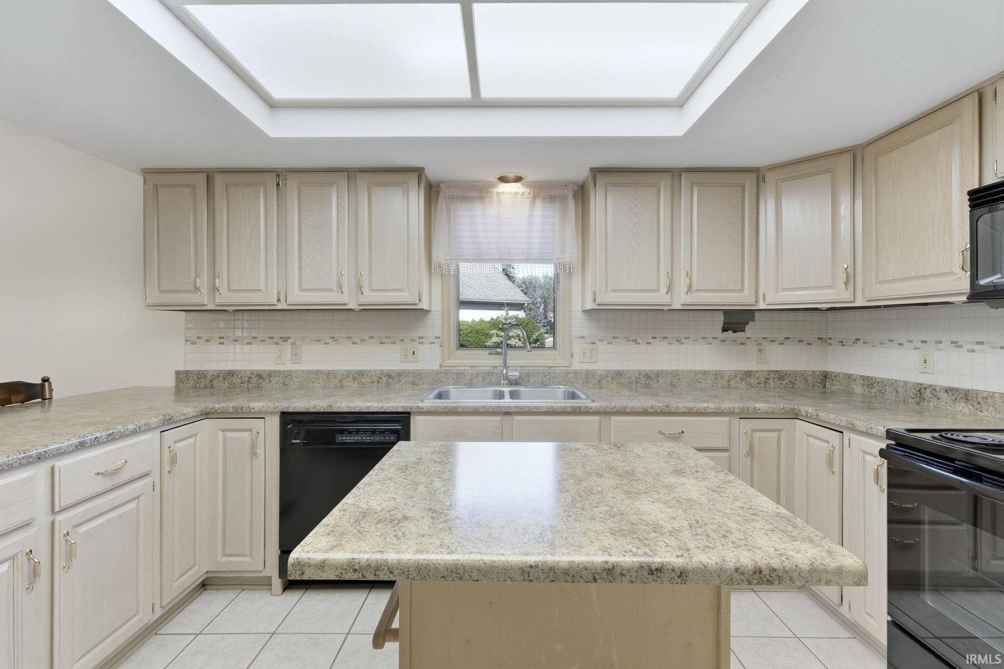 Photo 5 of 10725 Trade Wind Court