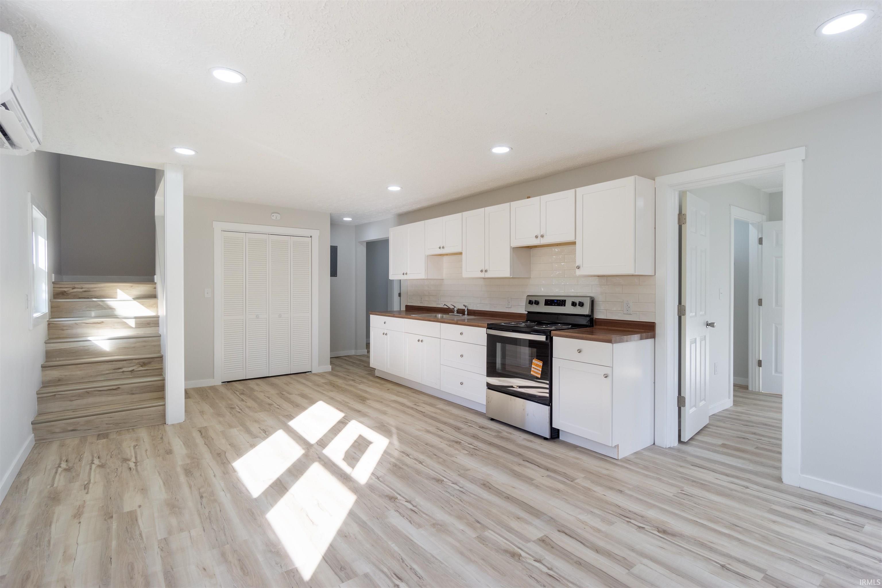 Photo 9 of 416 N Williams Street