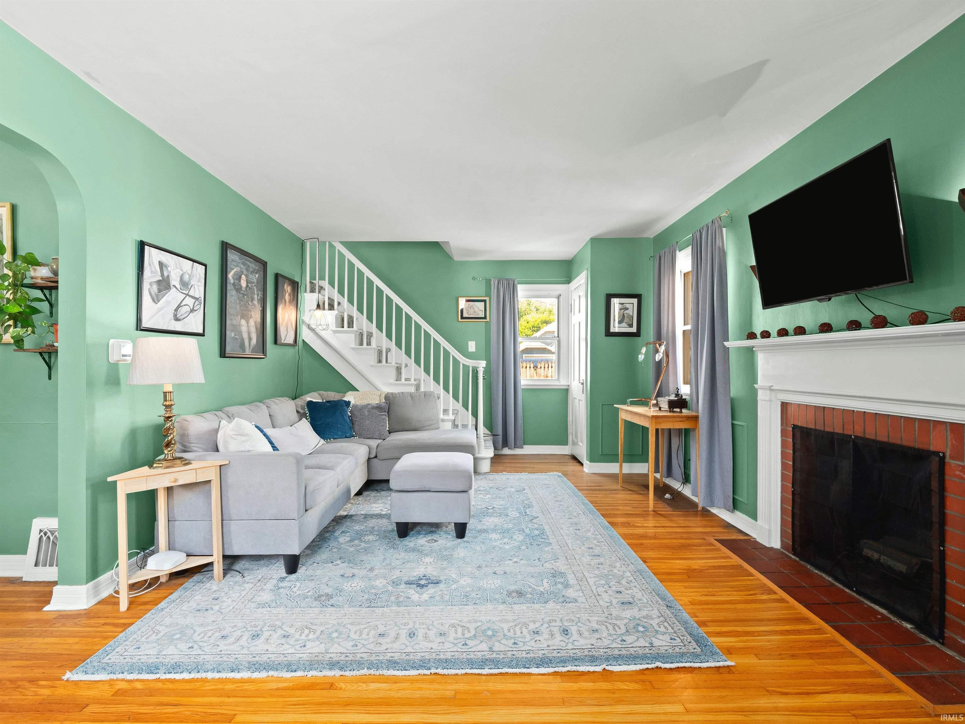 Photo 2 of 801 Kensington Boulevard