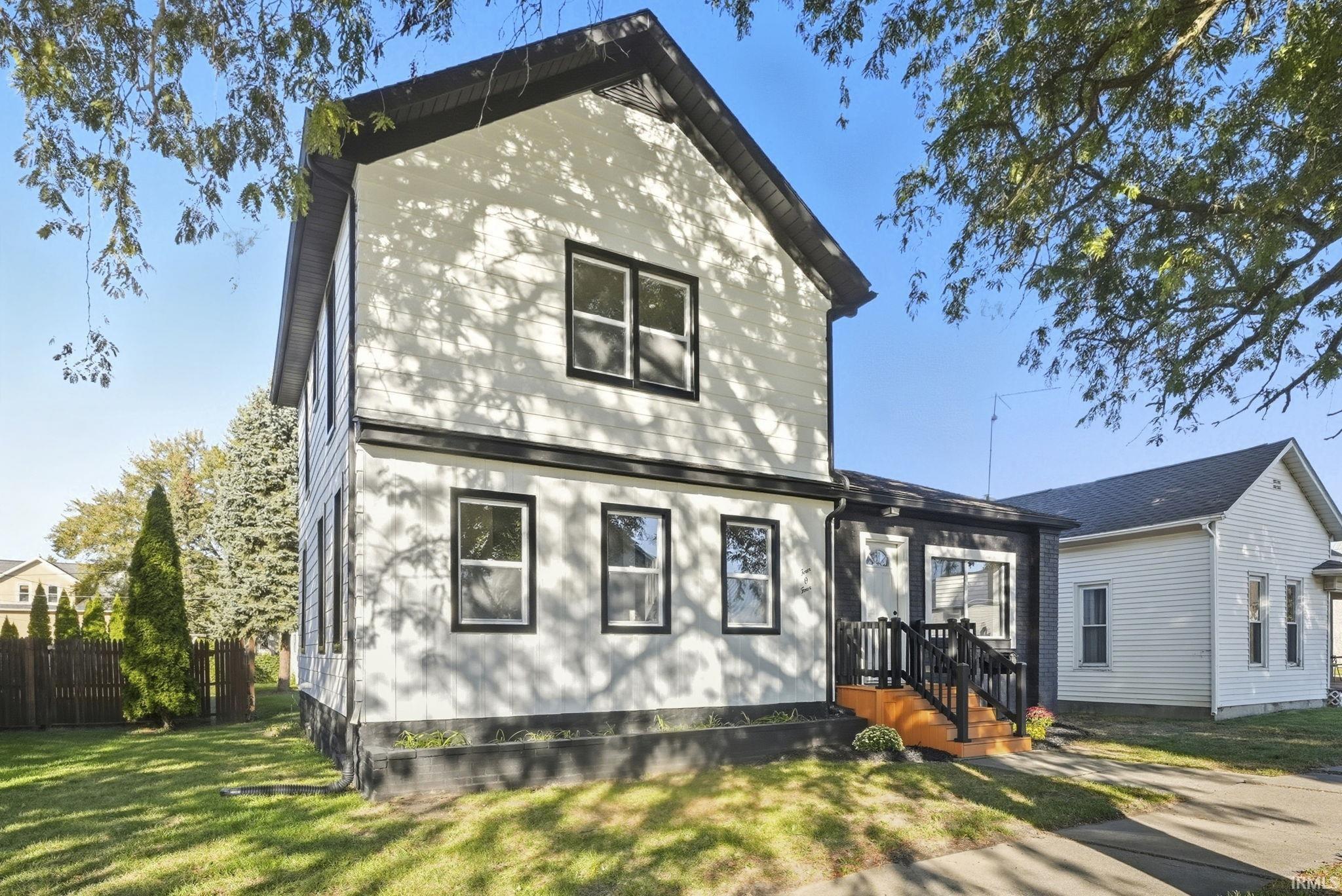 Photo 3 of 404 S Peters Street