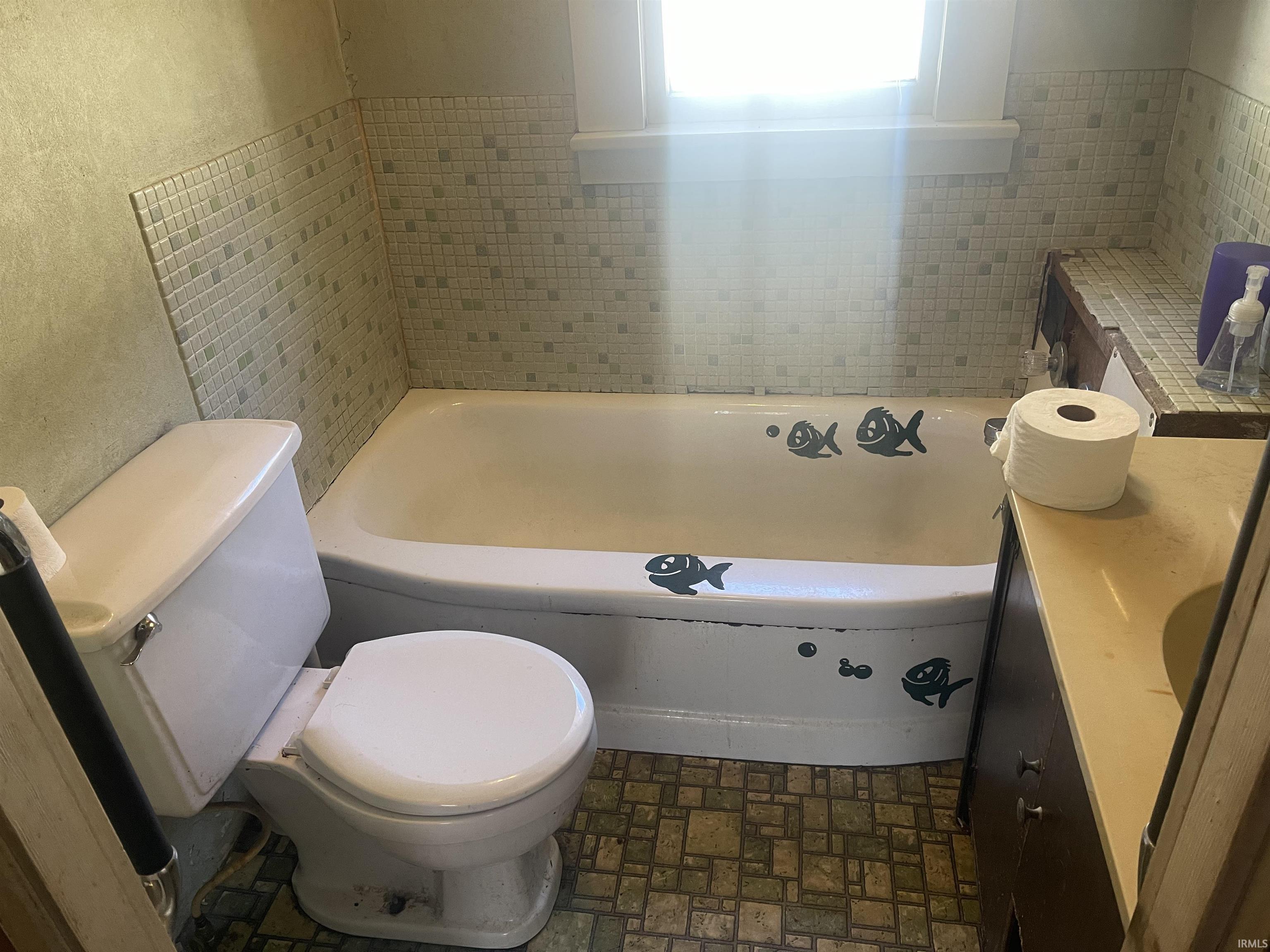 Photo 14 of 2526 Raymond Avenue