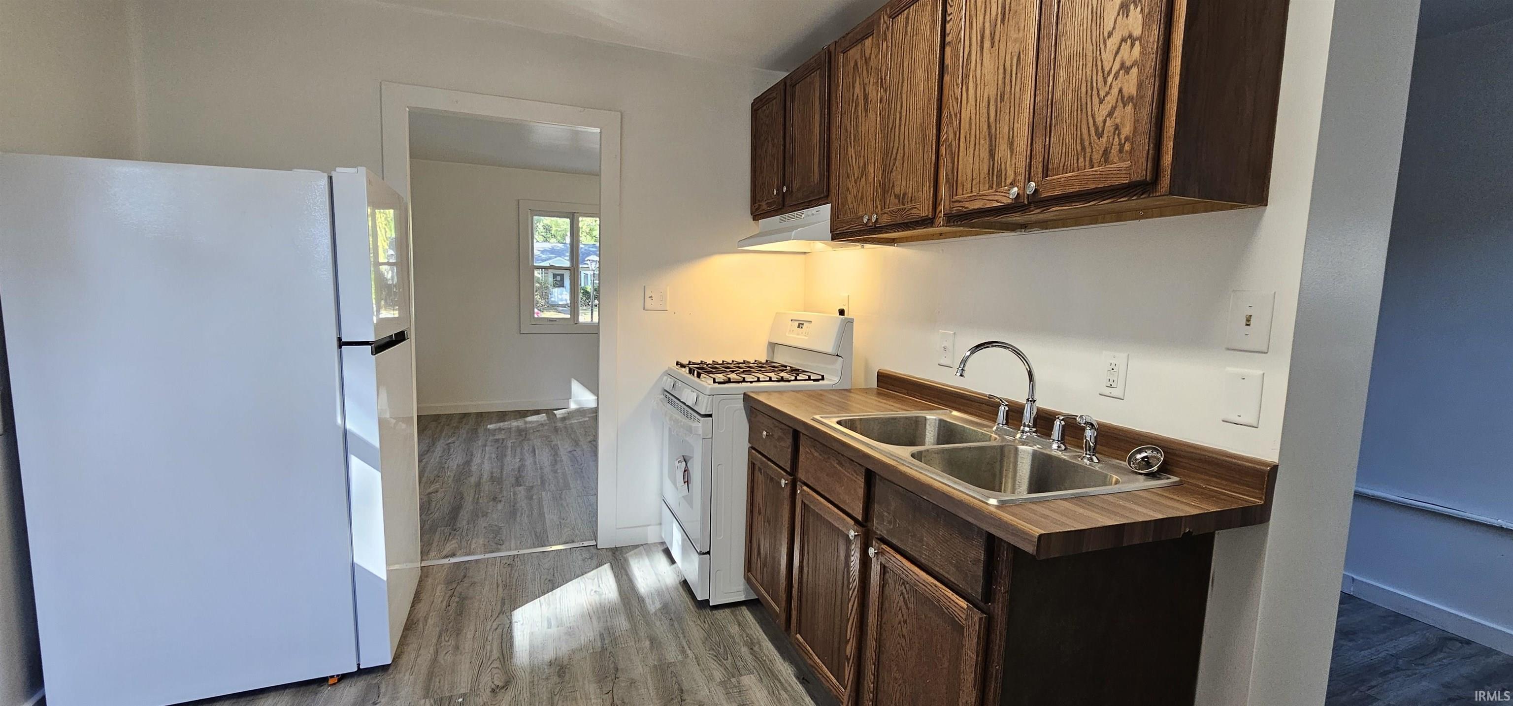 Photo 11 of 4423 Bowser Avenue