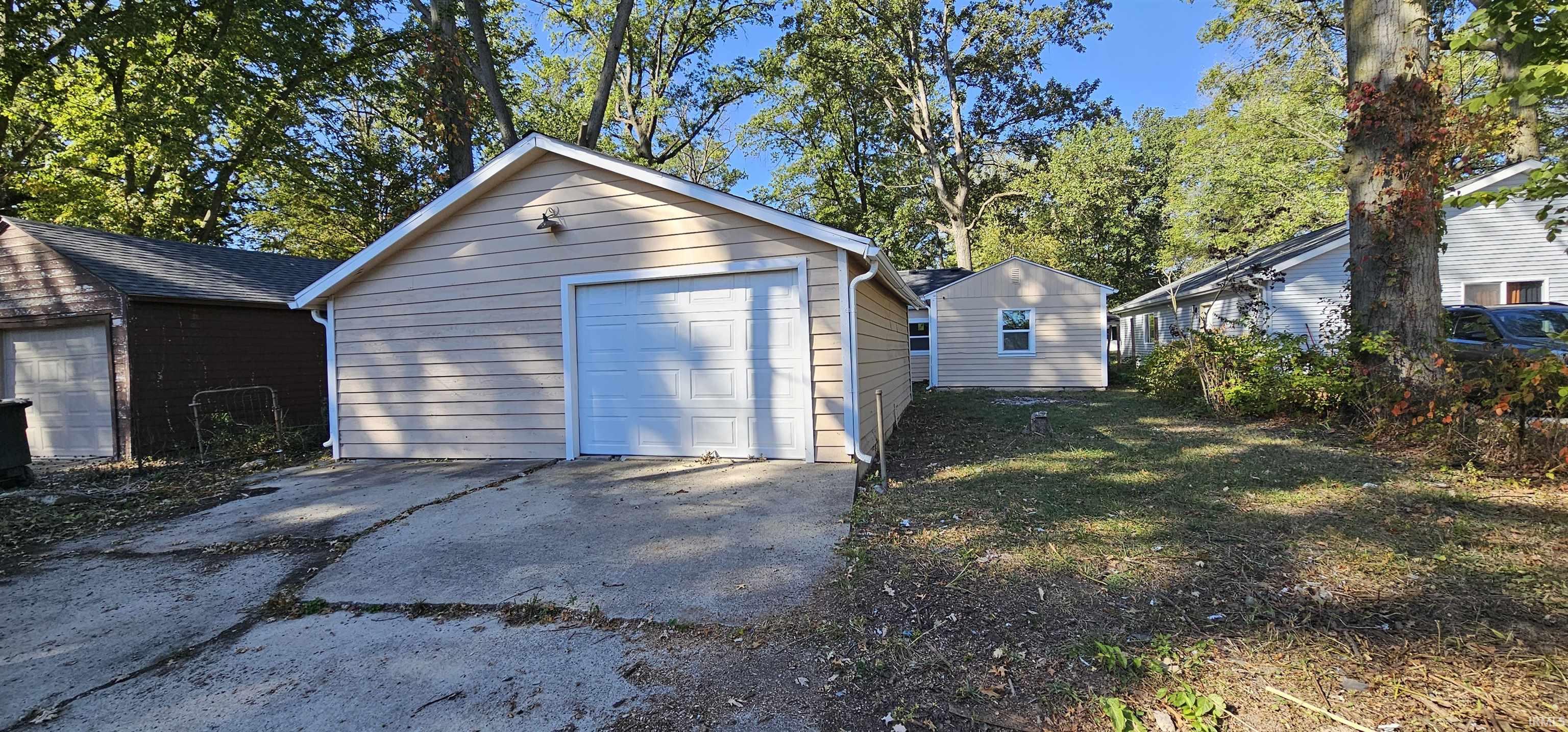 Photo 32 of 4423 Bowser Avenue