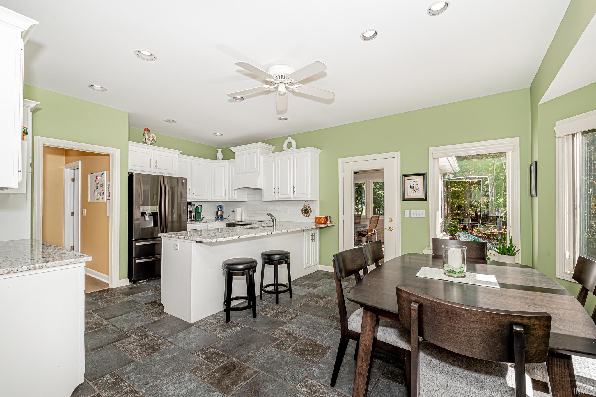 986 W Ryan Road