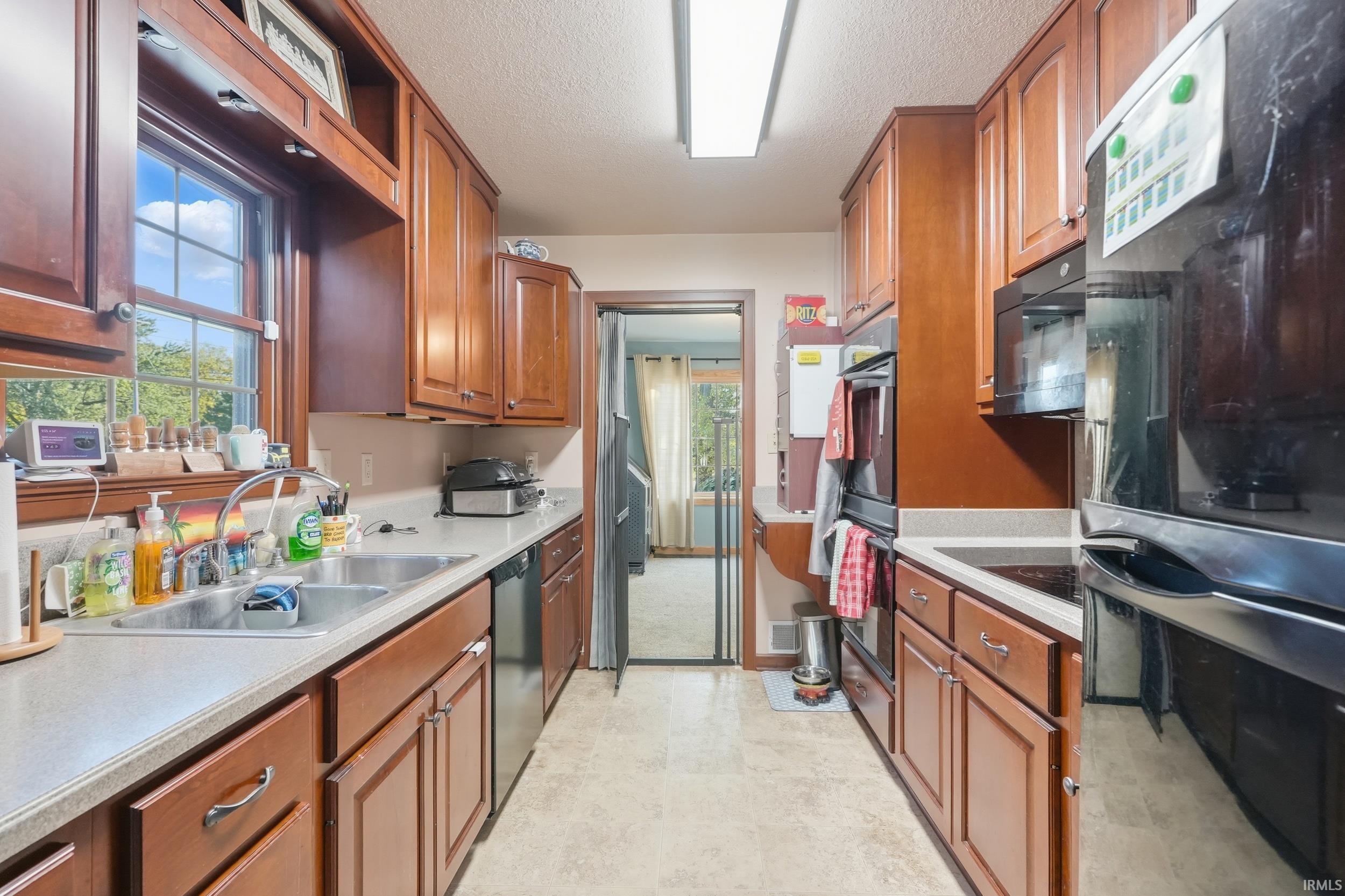 Photo 10 of 2653 Reed Road