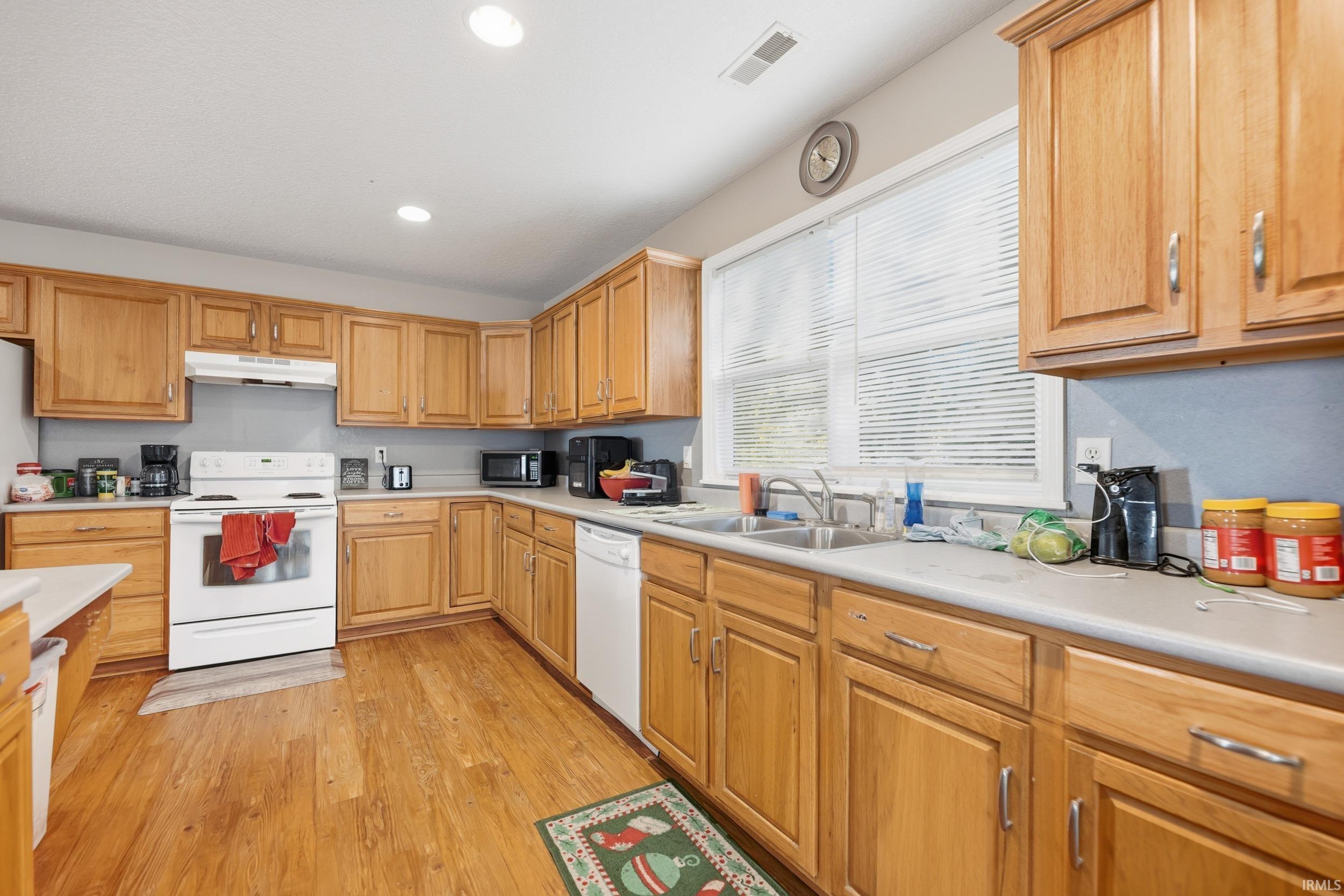 Photo 17 of 3180 Oswego Avenue