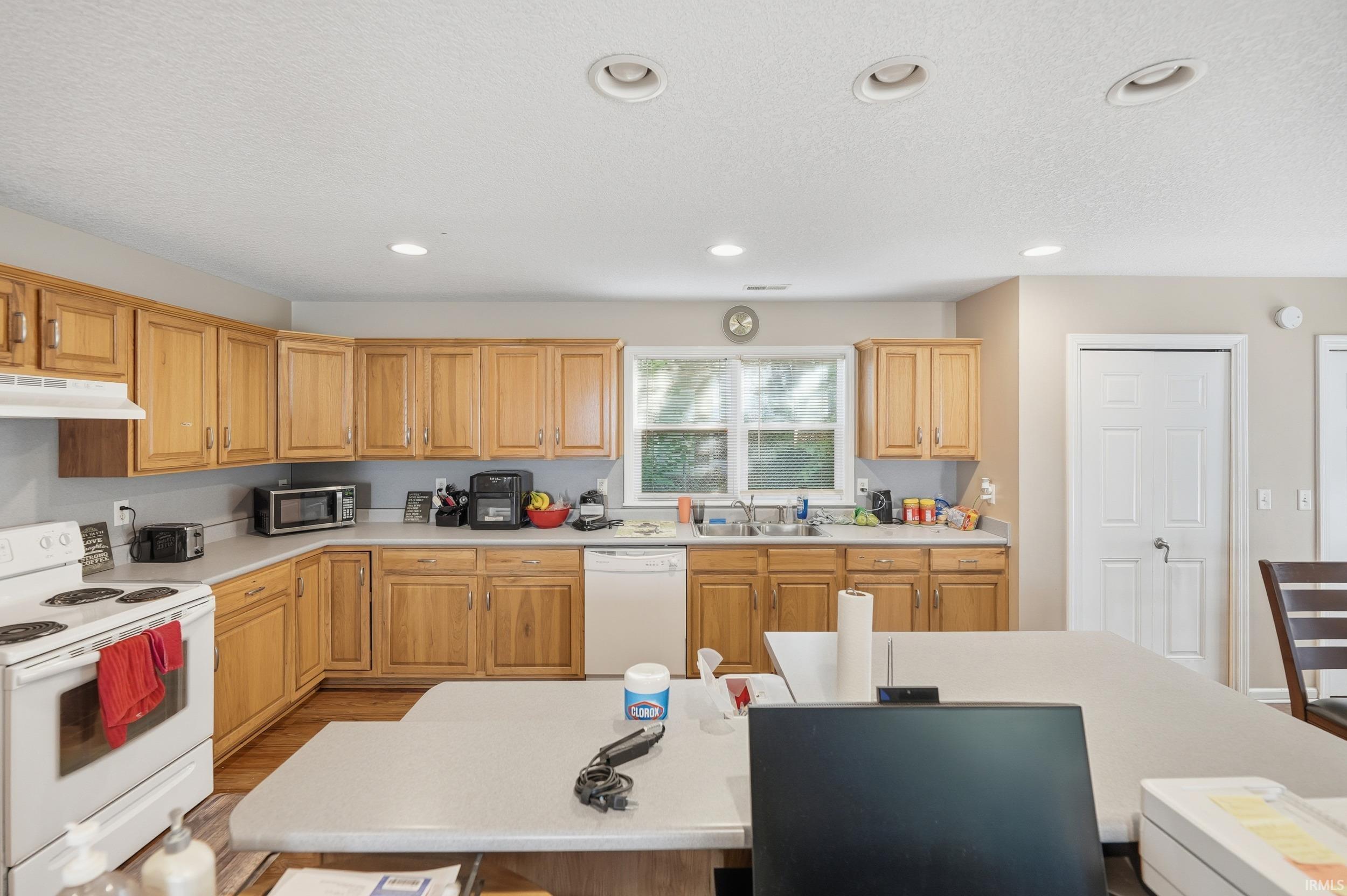 Photo 21 of 3180 Oswego Avenue