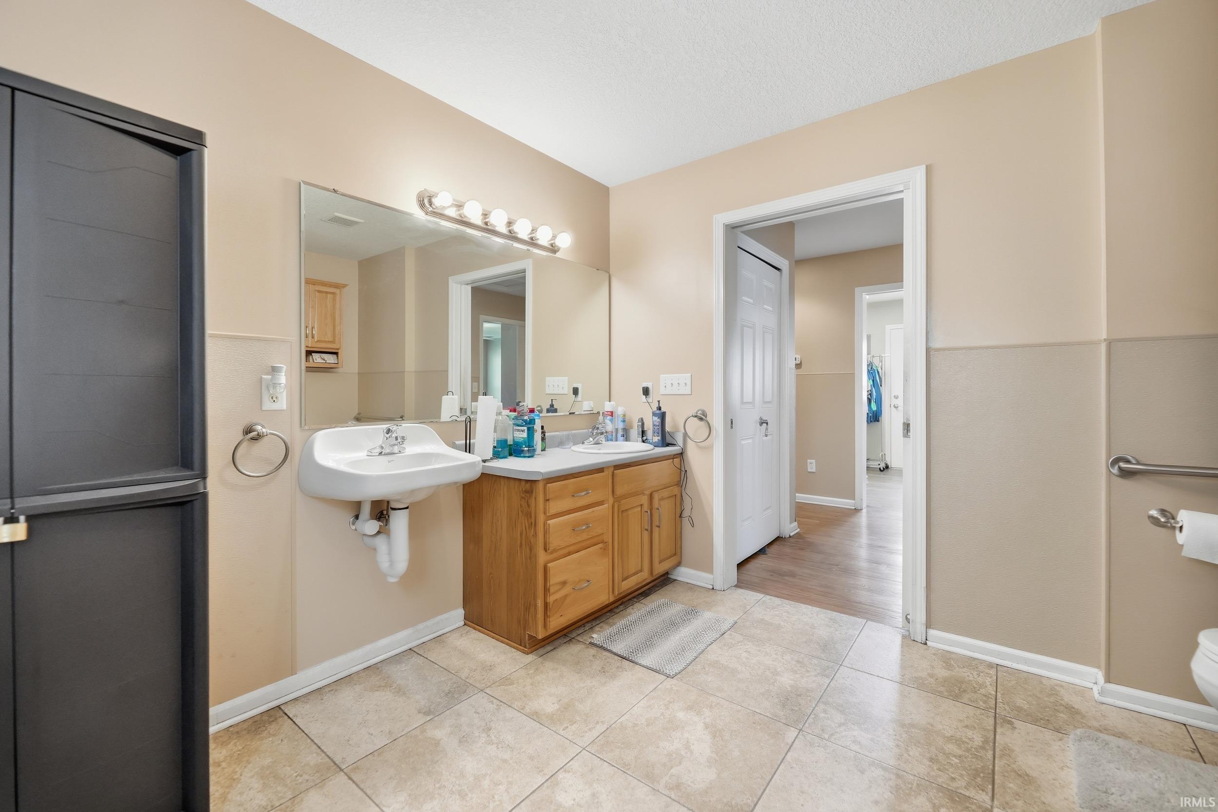 Photo 28 of 3180 Oswego Avenue