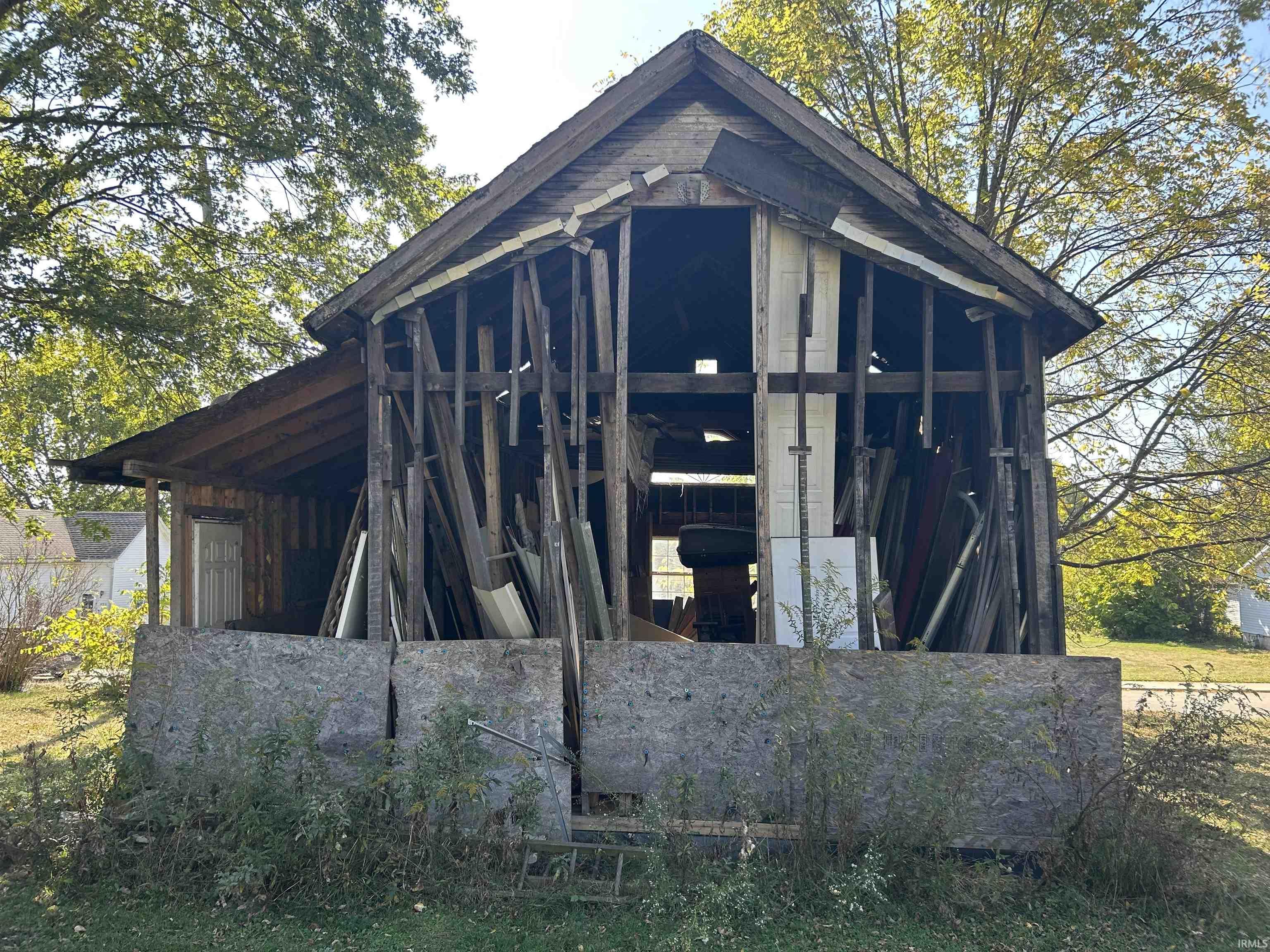 Homes for sale in Hartford, IN | 323 E Commercial St, Hartford, IN 47348 | MLS# 202541521