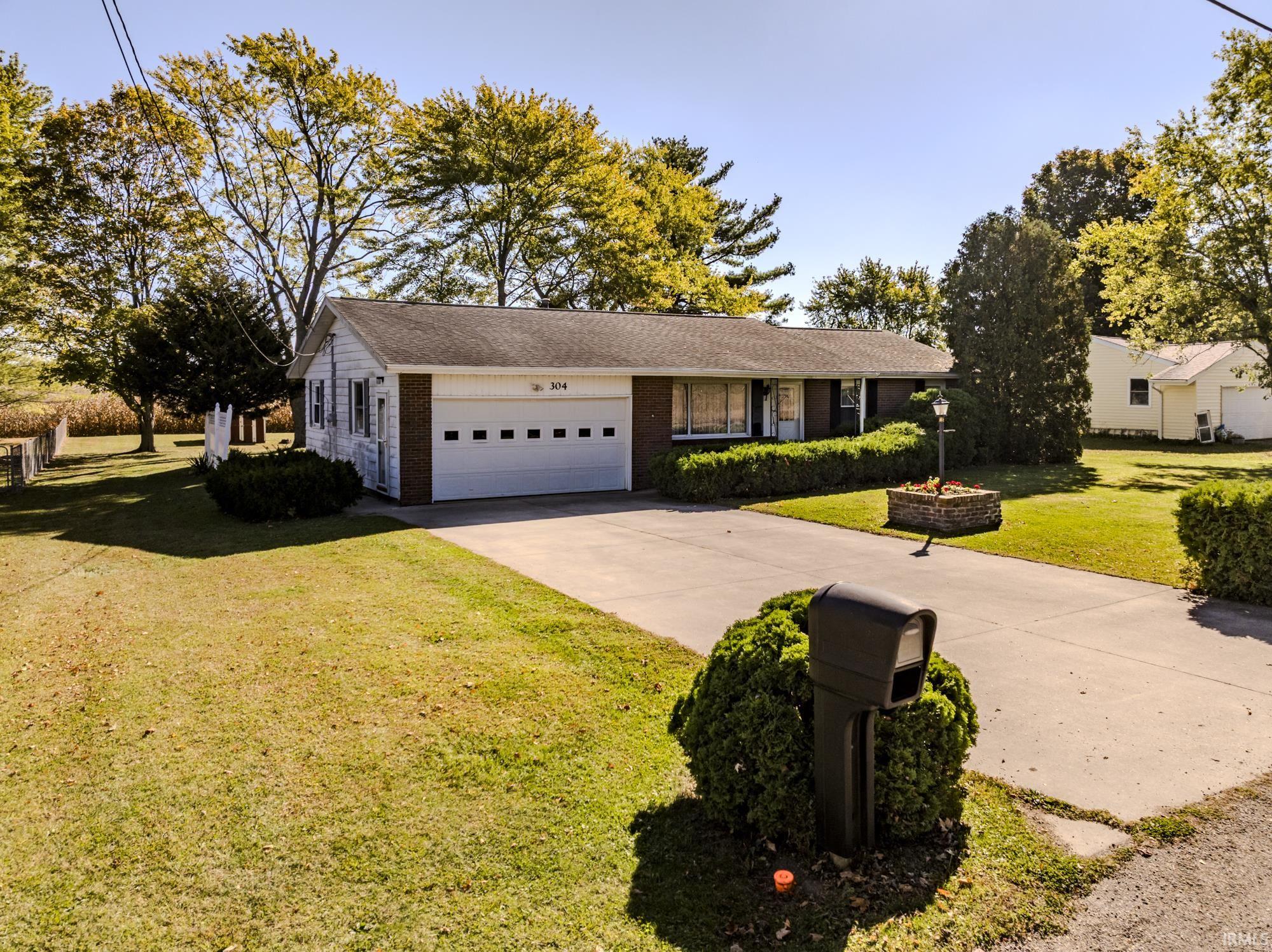 Homes for sale in Muncie, IN | 304 N County Road 500 E, Muncie, IN 47302 | MLS# 202541544