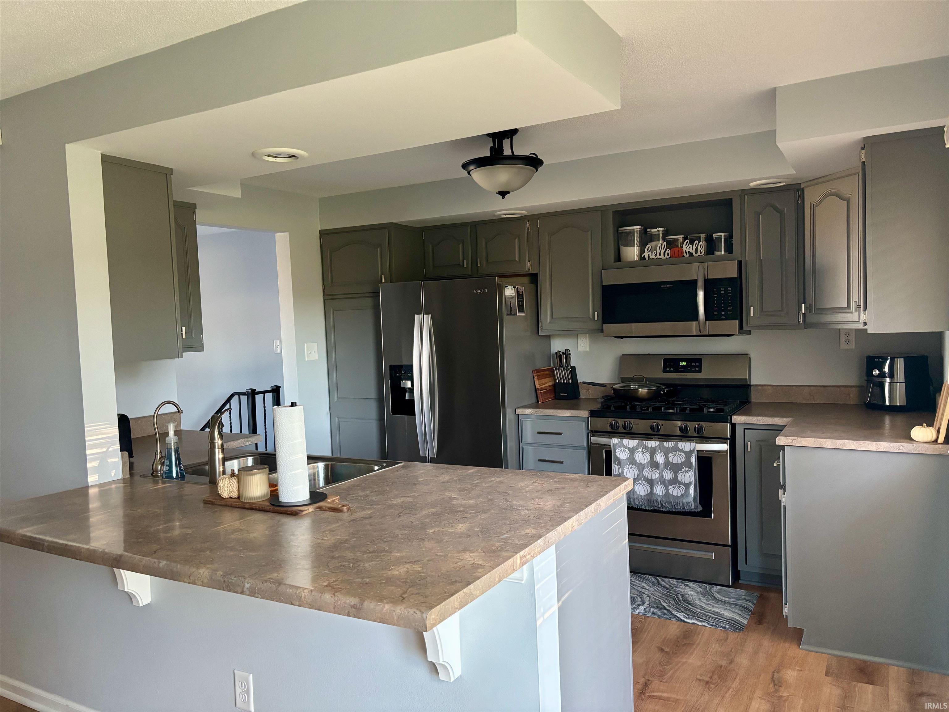 Photo 4 of 5570 E 500 S