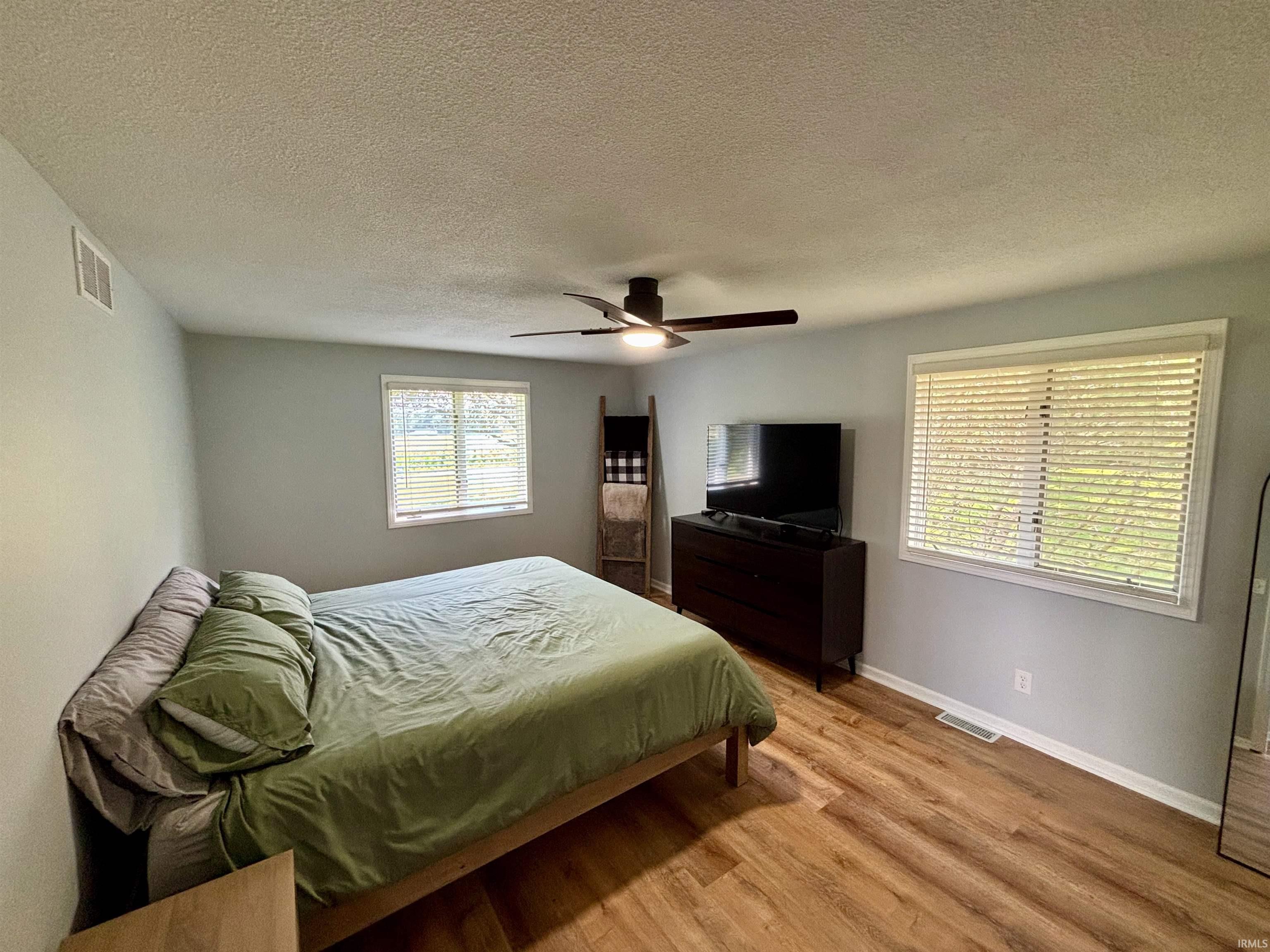 Photo 9 of 5570 E 500 S