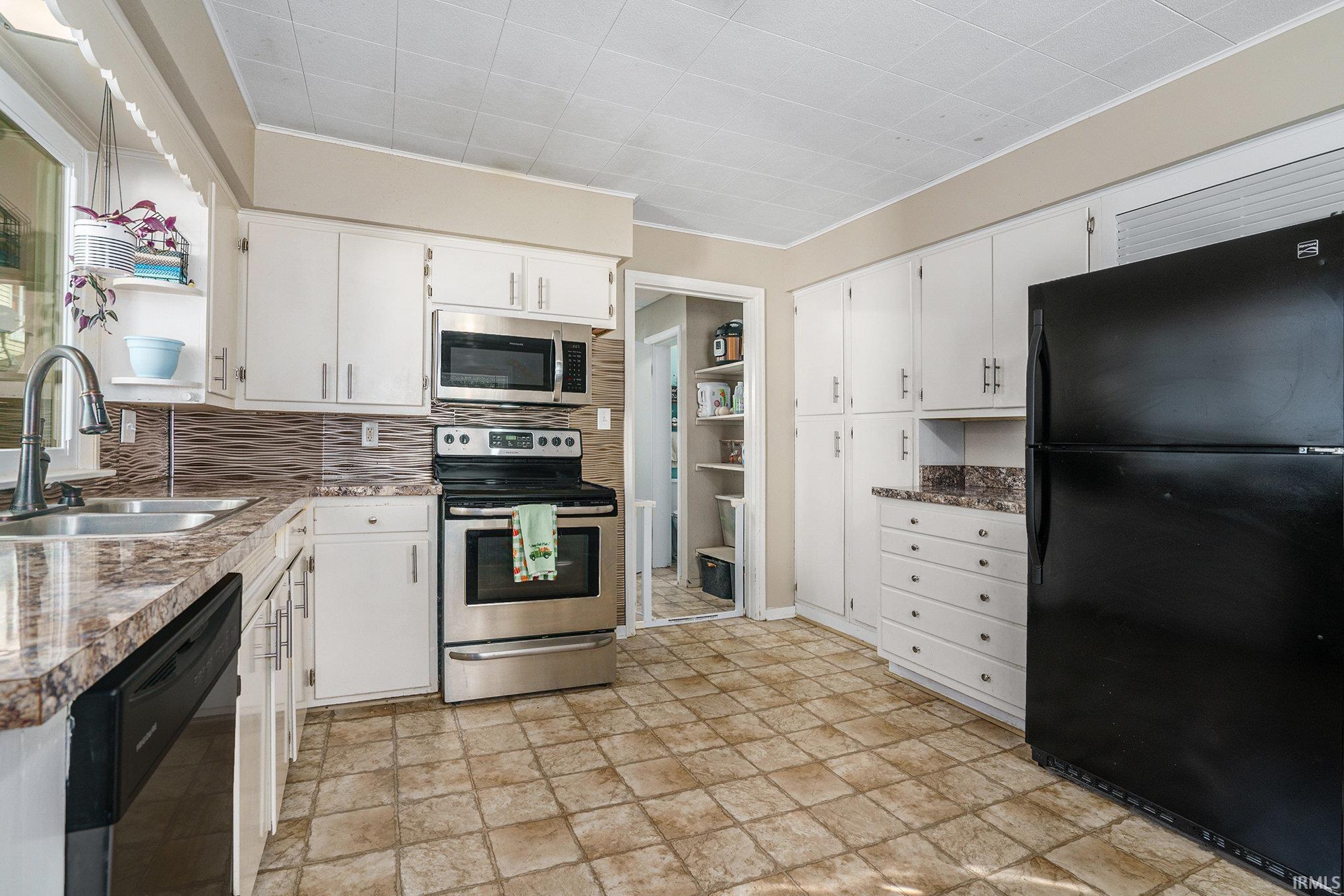 Photo 16 of 701 N Elm Street