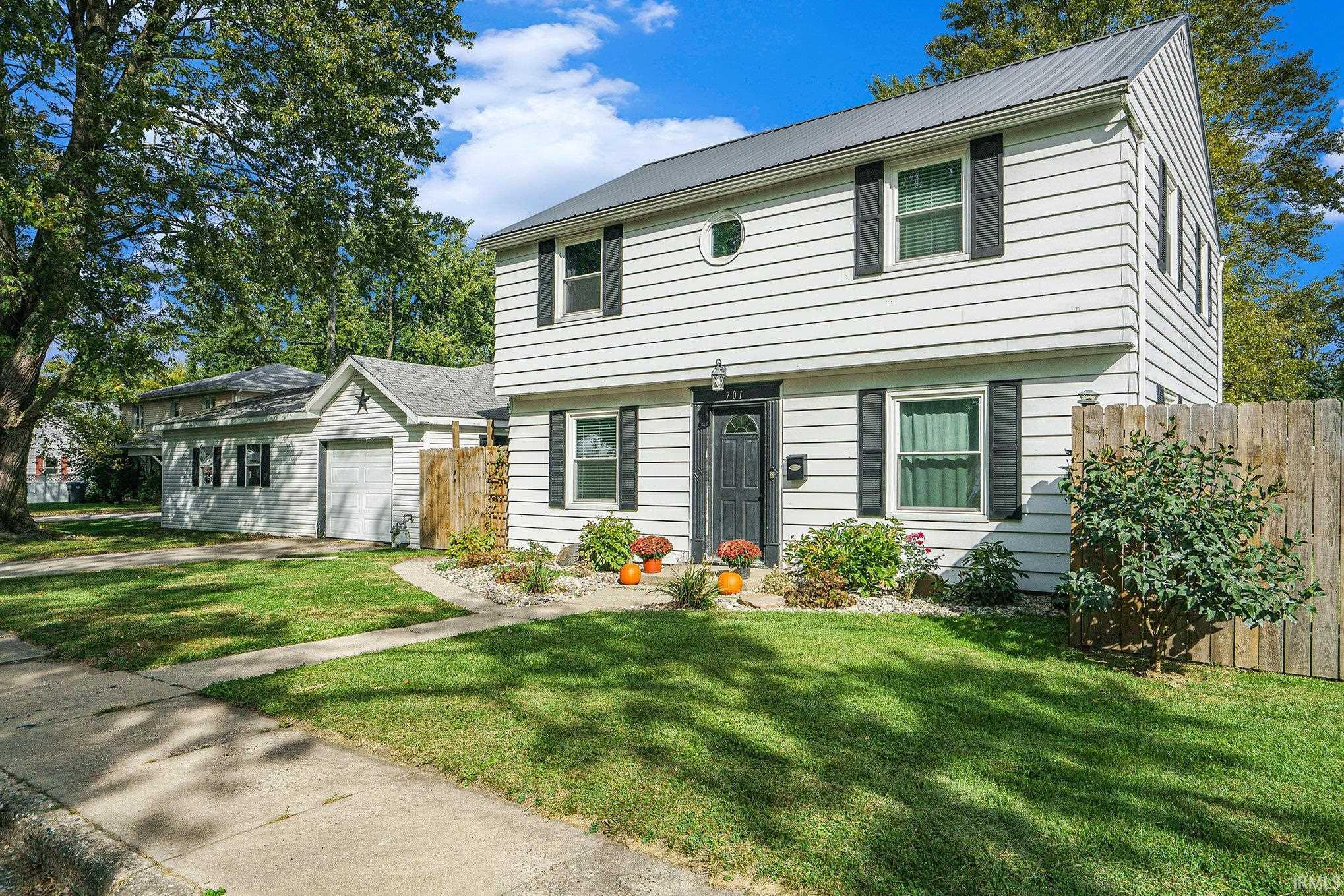 Photo 2 of 701 N Elm Street