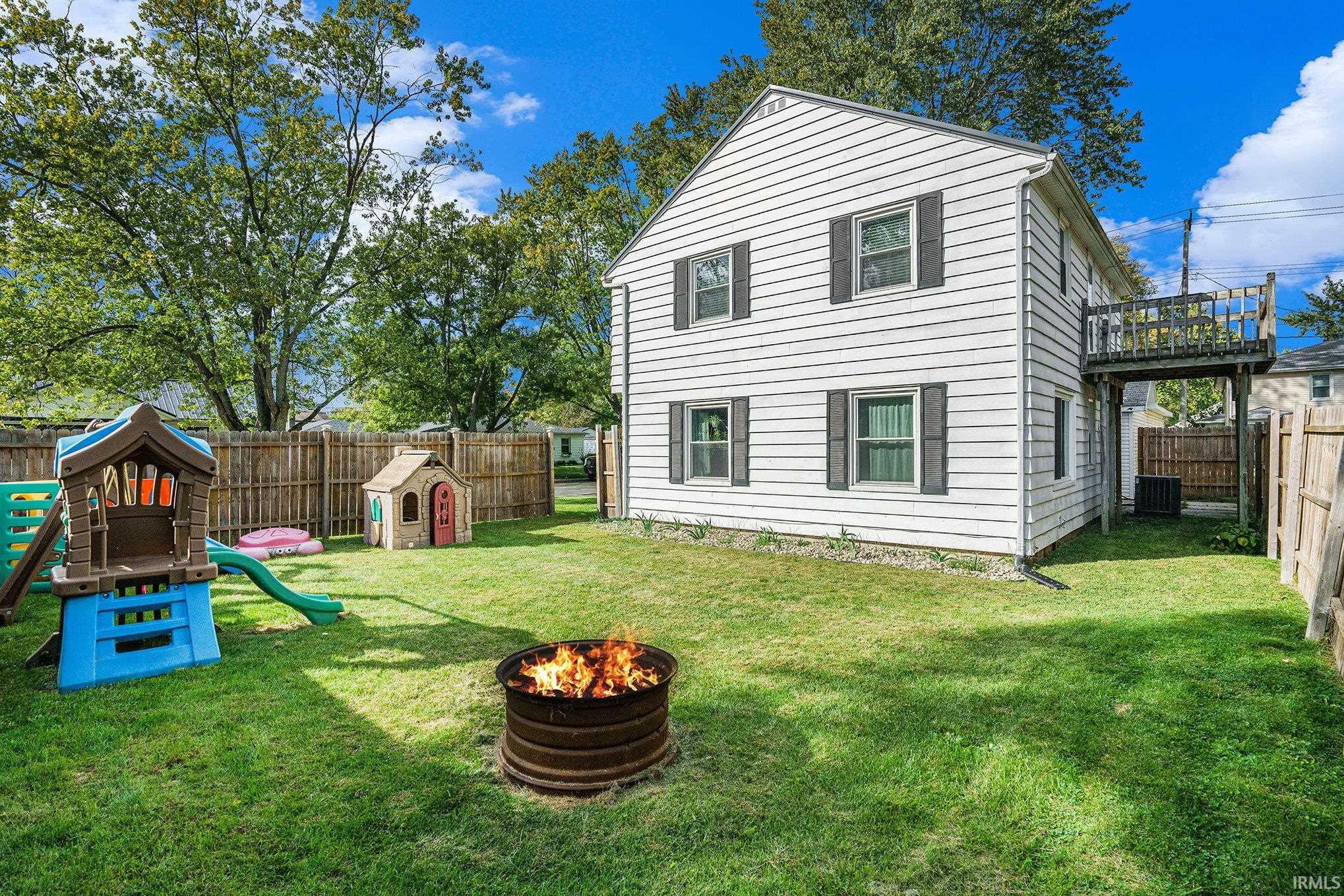 Photo 5 of 701 N Elm Street