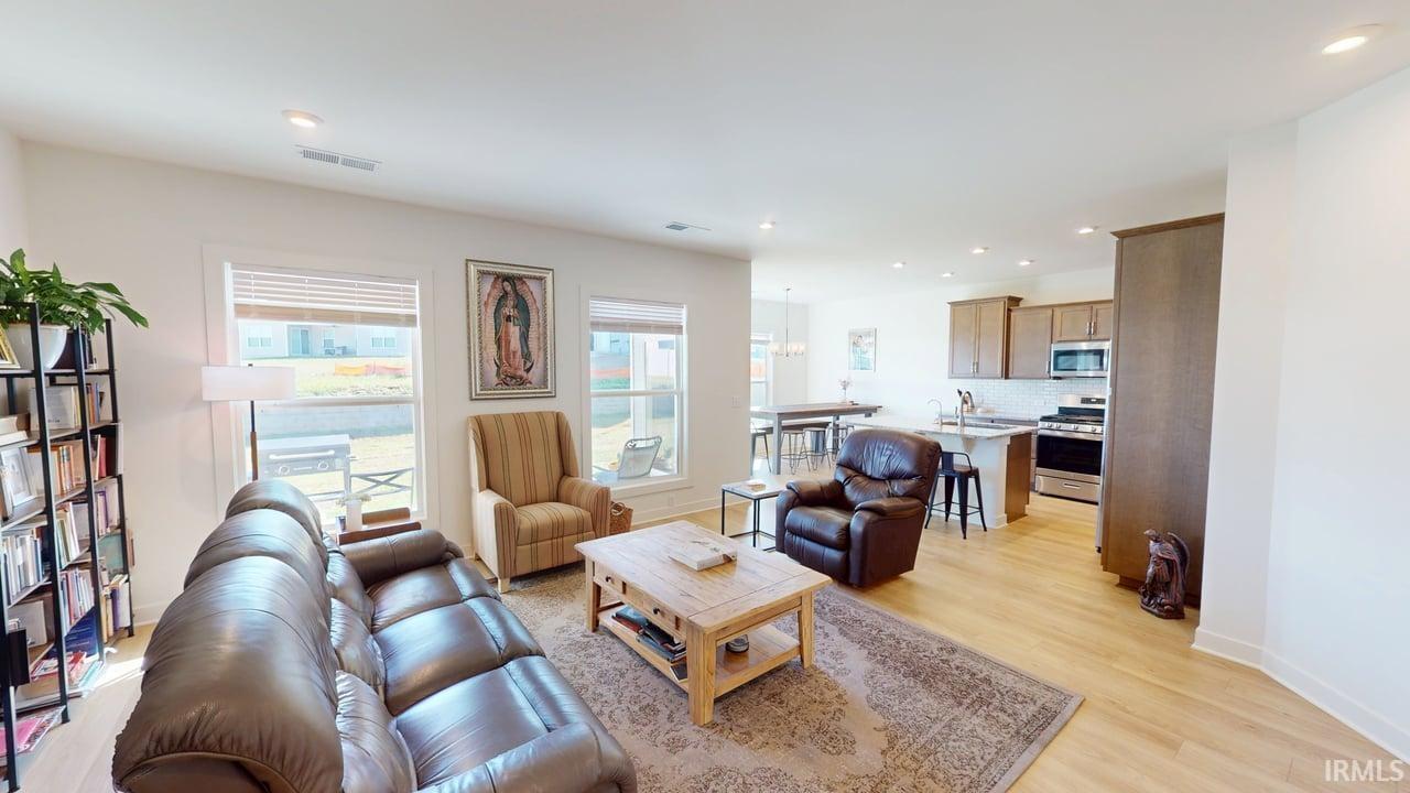 Homes for sale in Huntingburg, IN | 1403 N Hunters Crossing Cir, Huntingburg, IN 47542 | MLS# 202541708