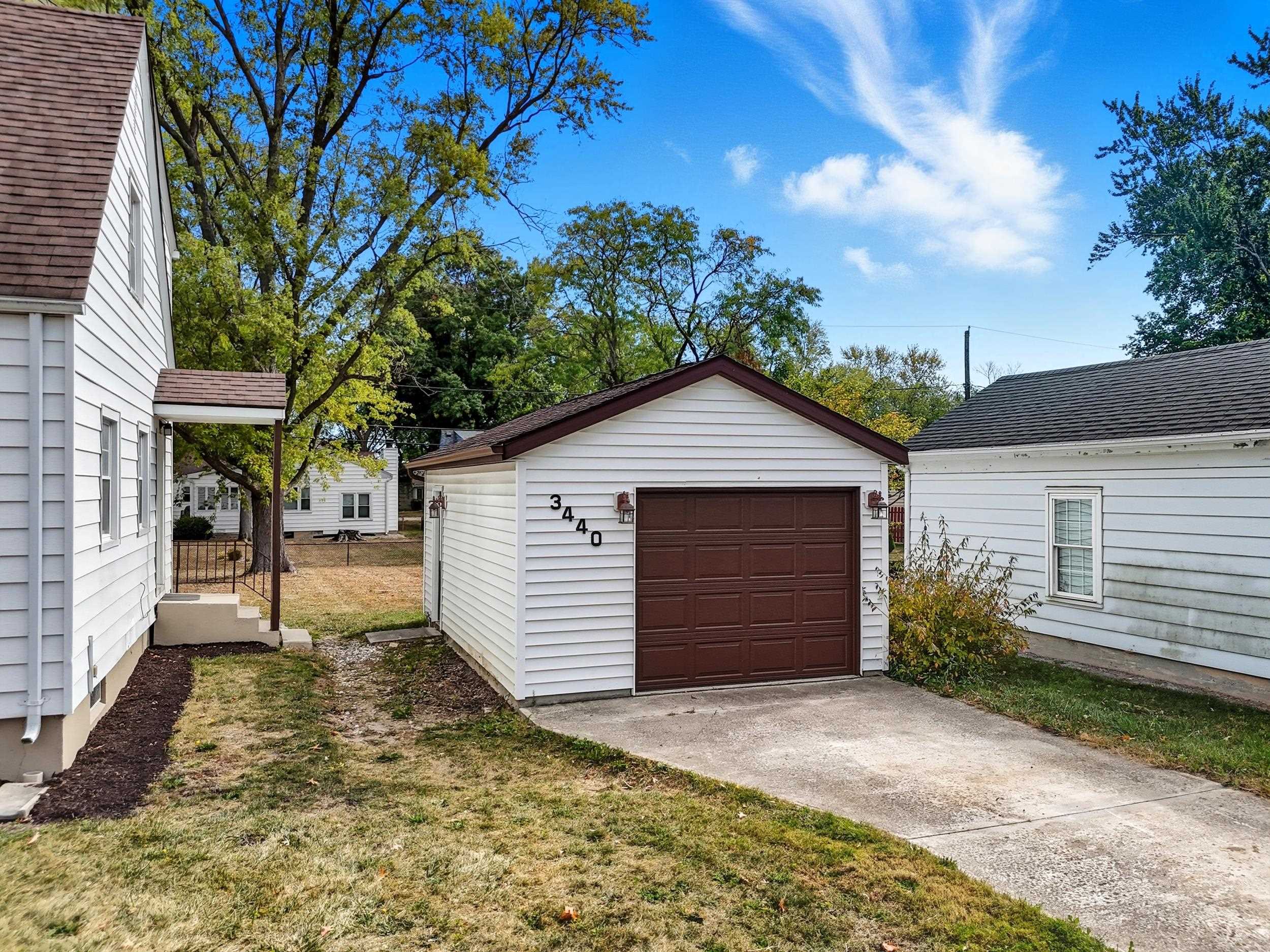 Photo 2 of 3440 ROLSTON Street