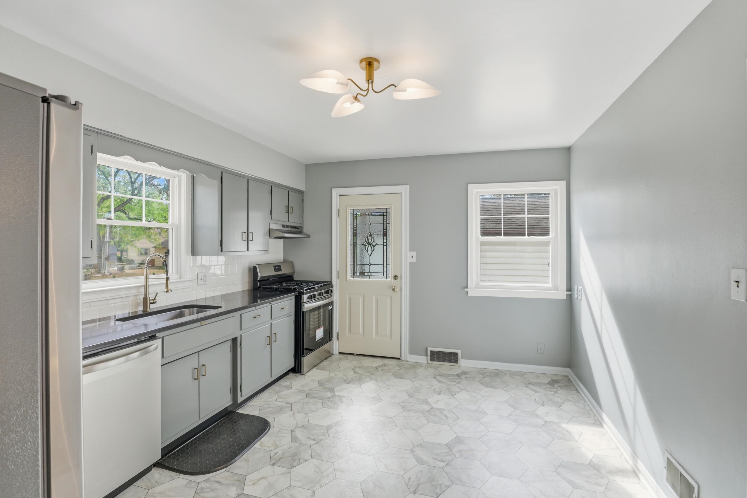 Photo 21 of 3440 ROLSTON Street