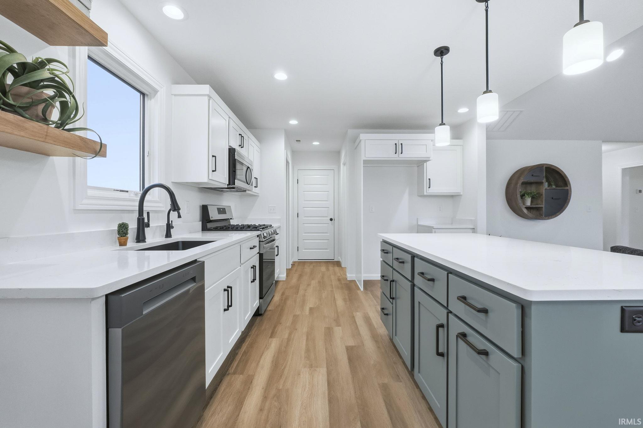 Photo 18 of 1092 Zenos Boulevard