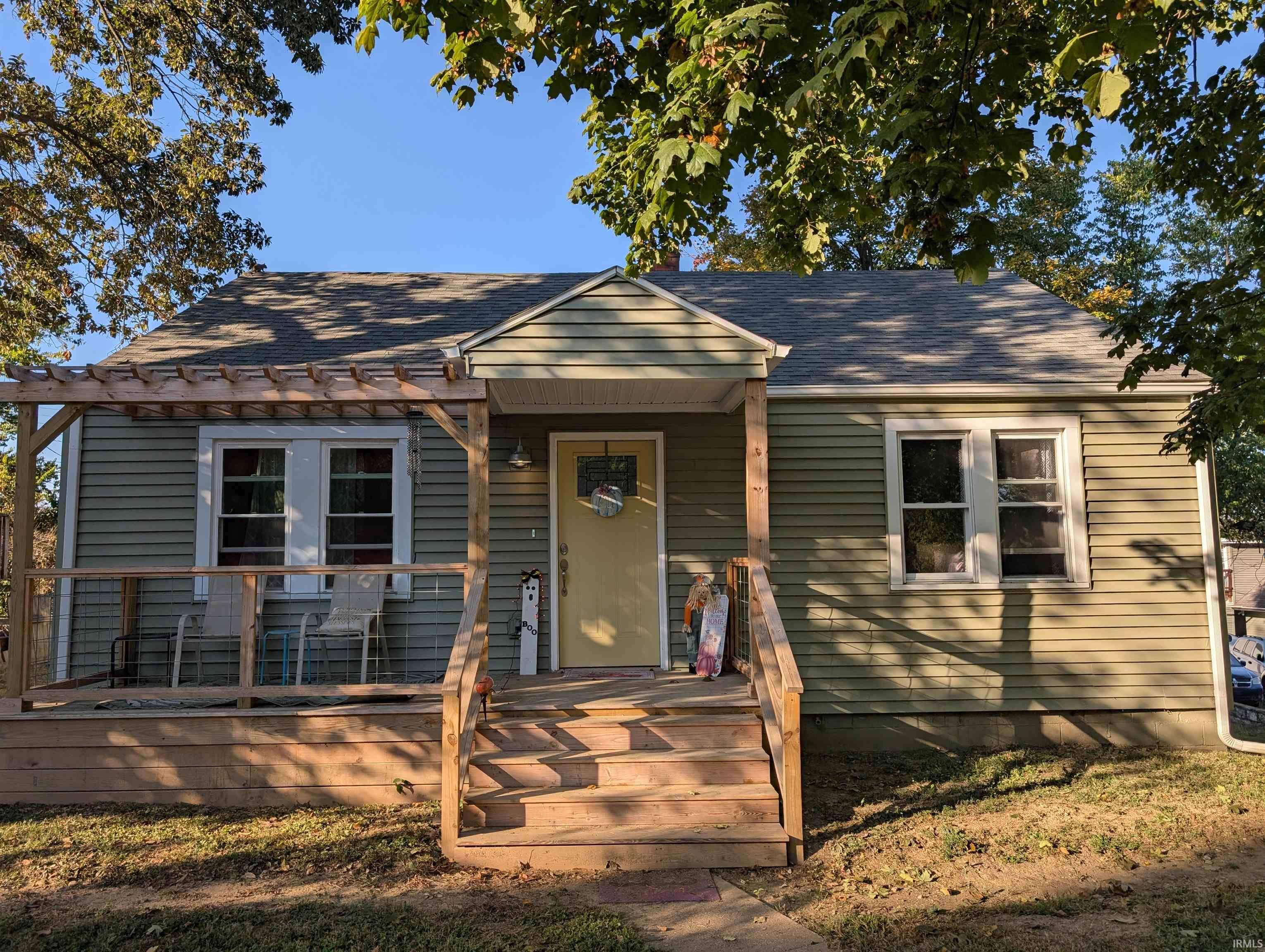 Homes for sale in Vincennes, IN | 1317 Weed Ln, Vincennes, IN 47591 | MLS# 202541844