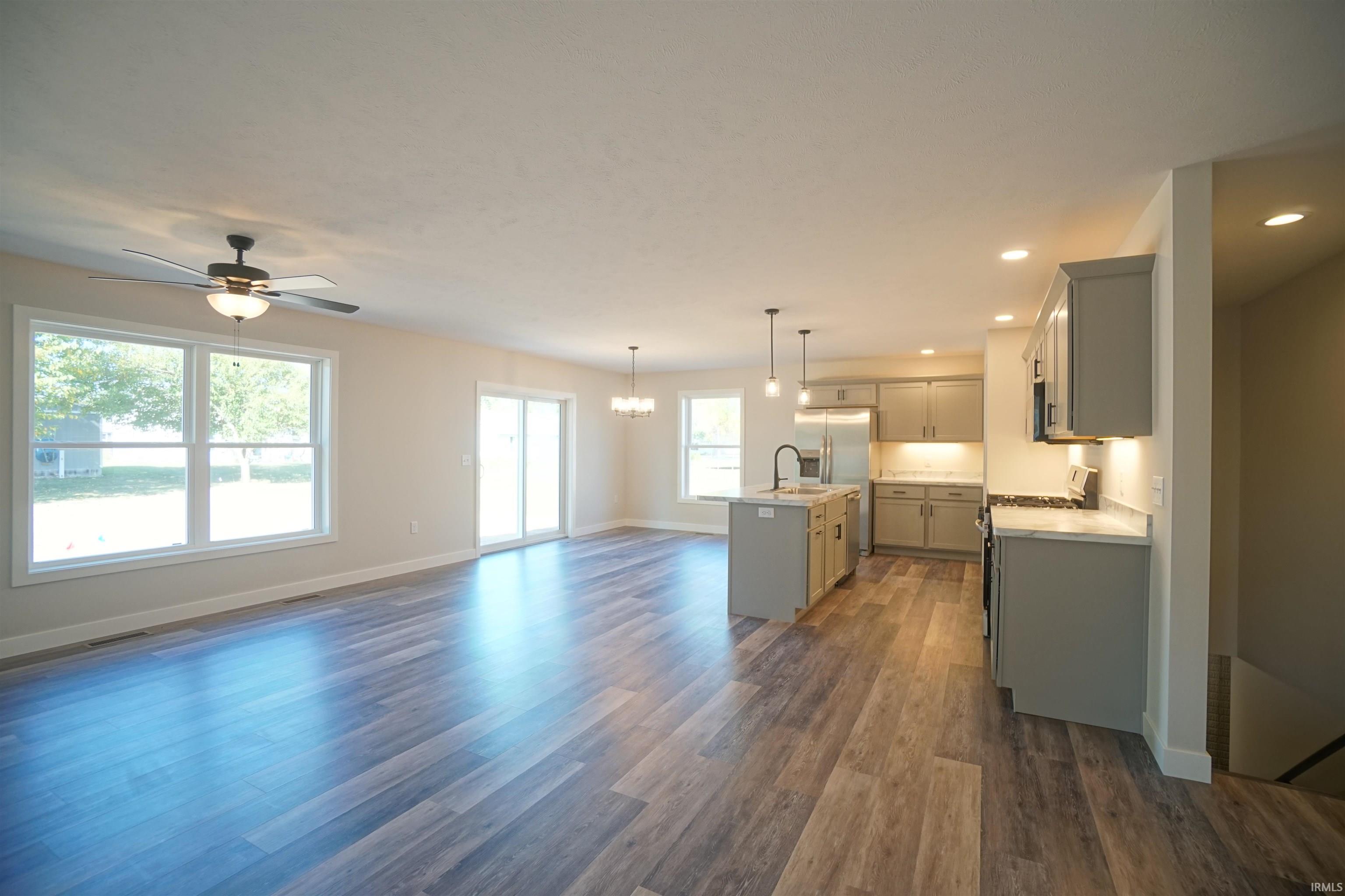 Photo 4 of 535 N Eastfield Circle