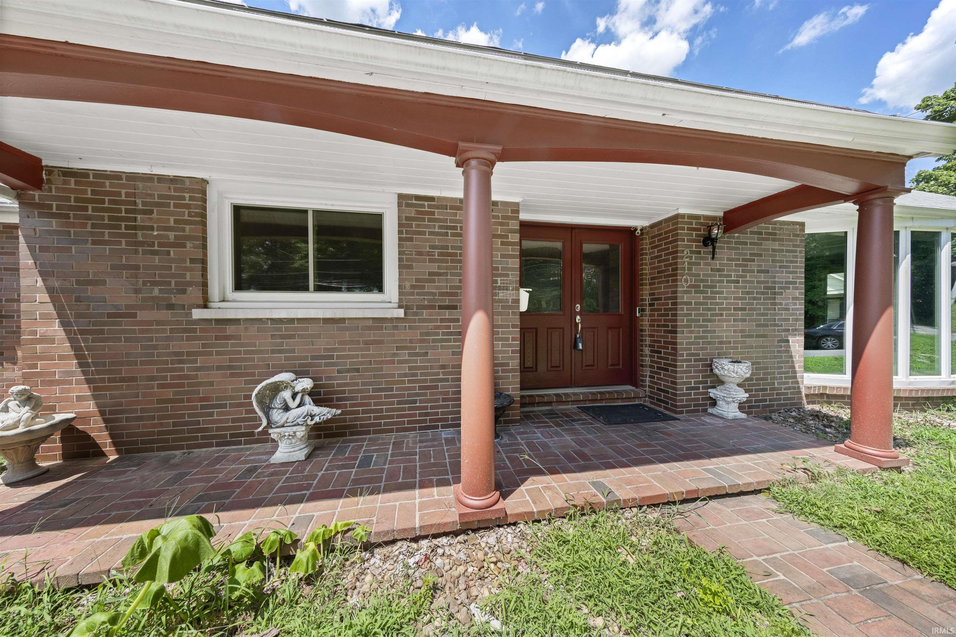 Homes for sale in Newburgh, IN | 210 E Main St, Newburgh, IN 47630 | MLS# 202541852