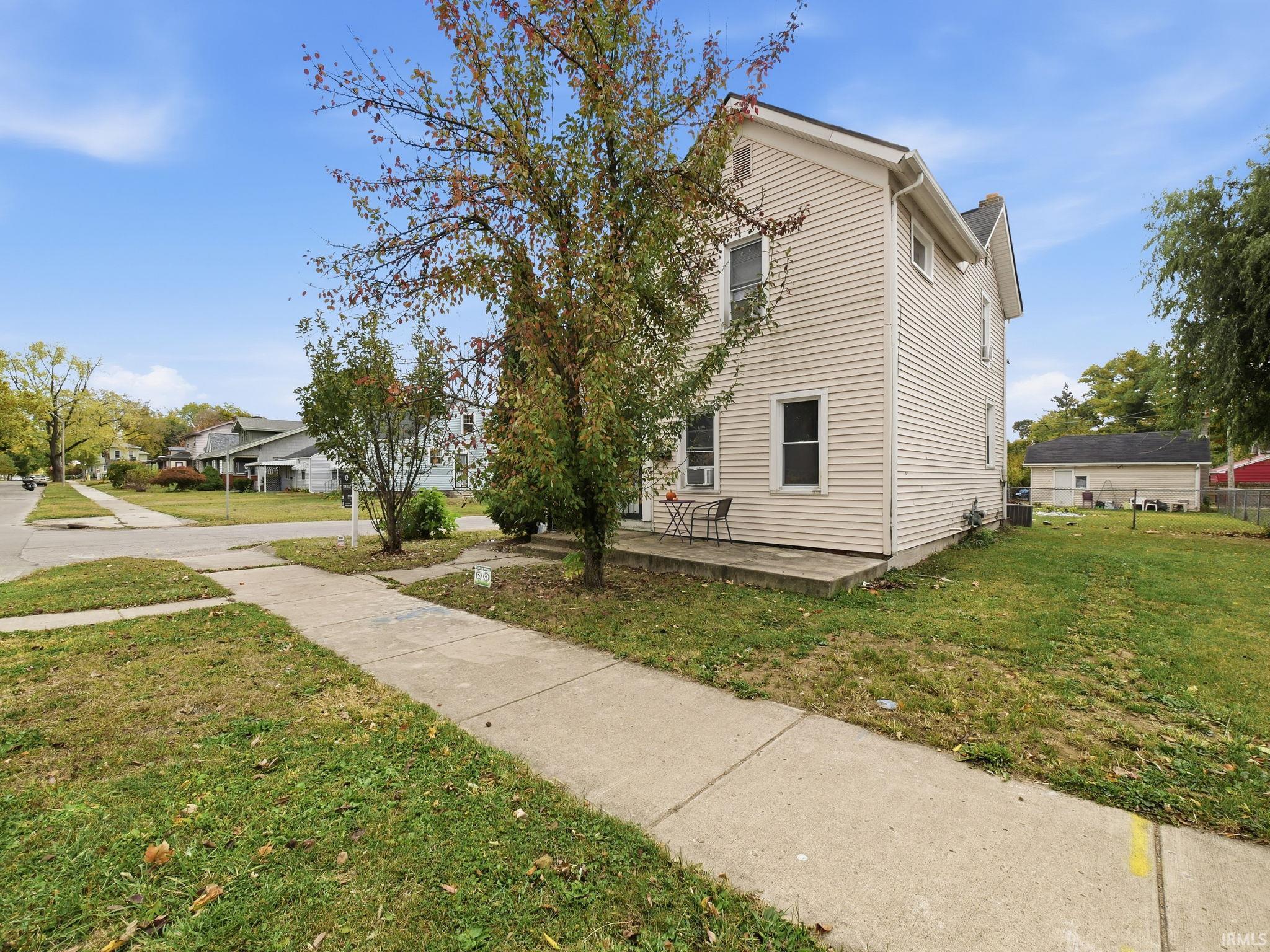 Photo 2 of 1901 Sinclair Street