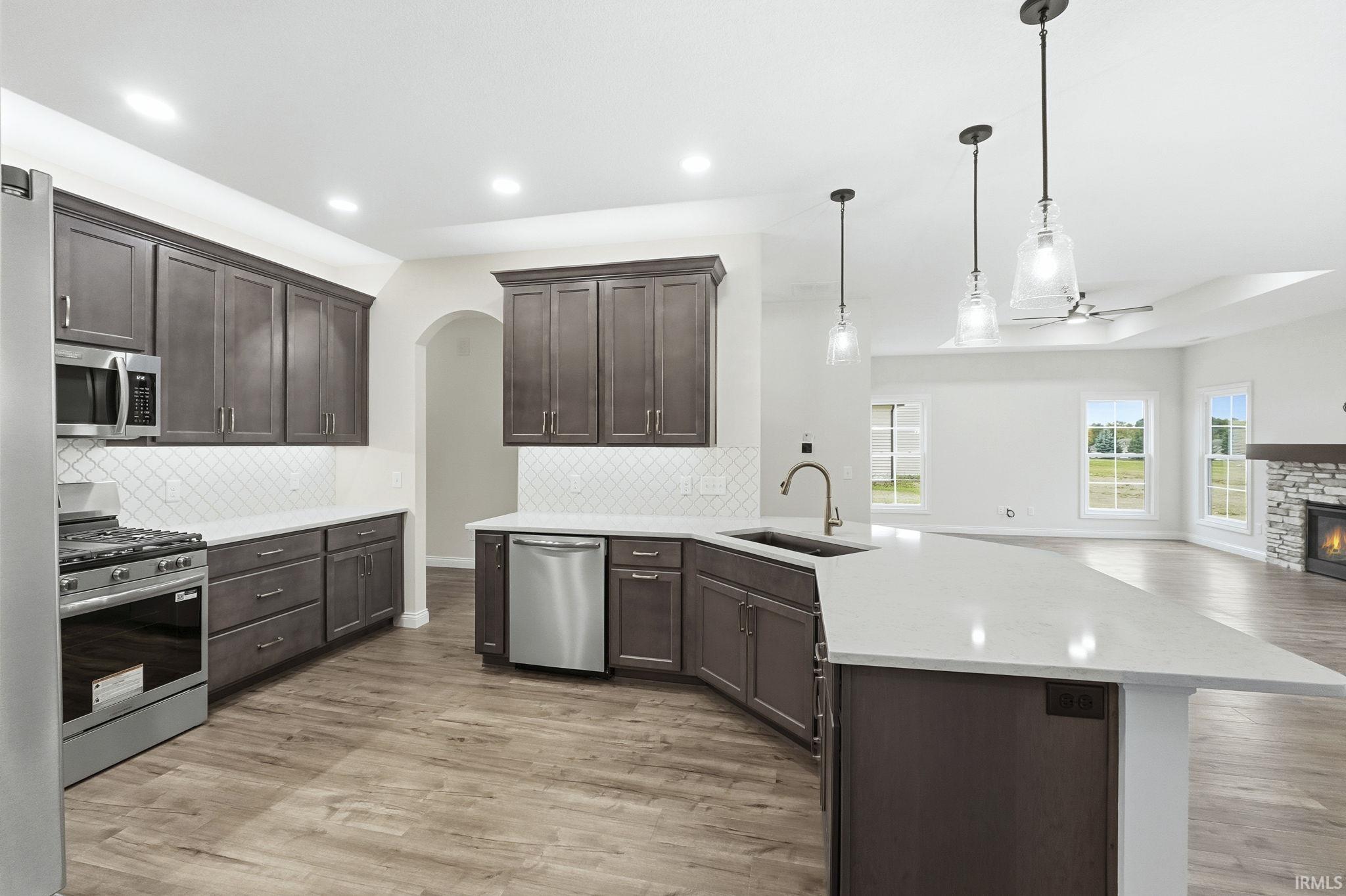 Photo 2 of 2213 Golfview Drive