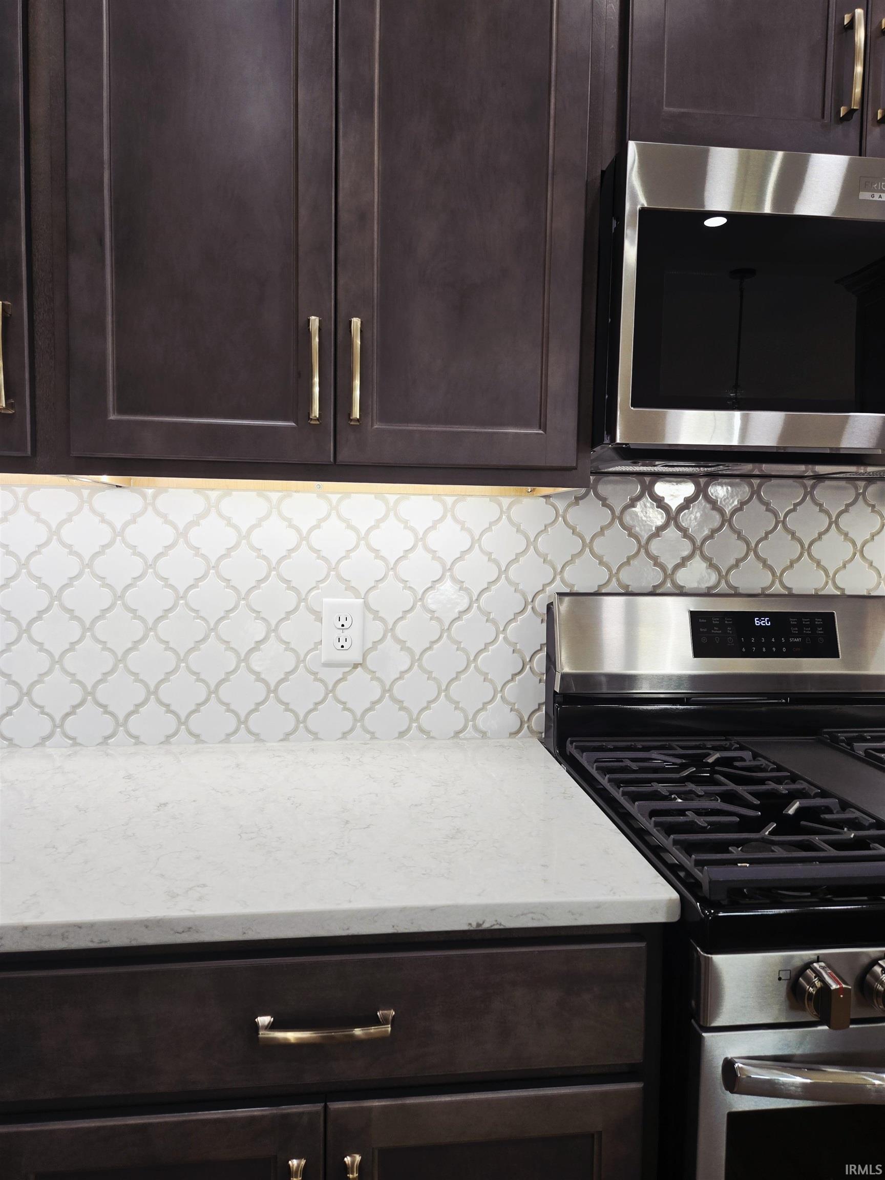 Photo 3 of 2213 Golfview Drive