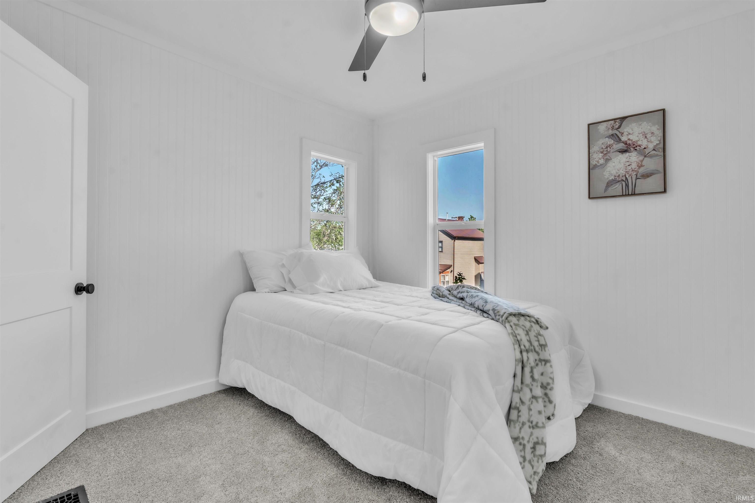 Photo 18 of 104 S Cowen Street