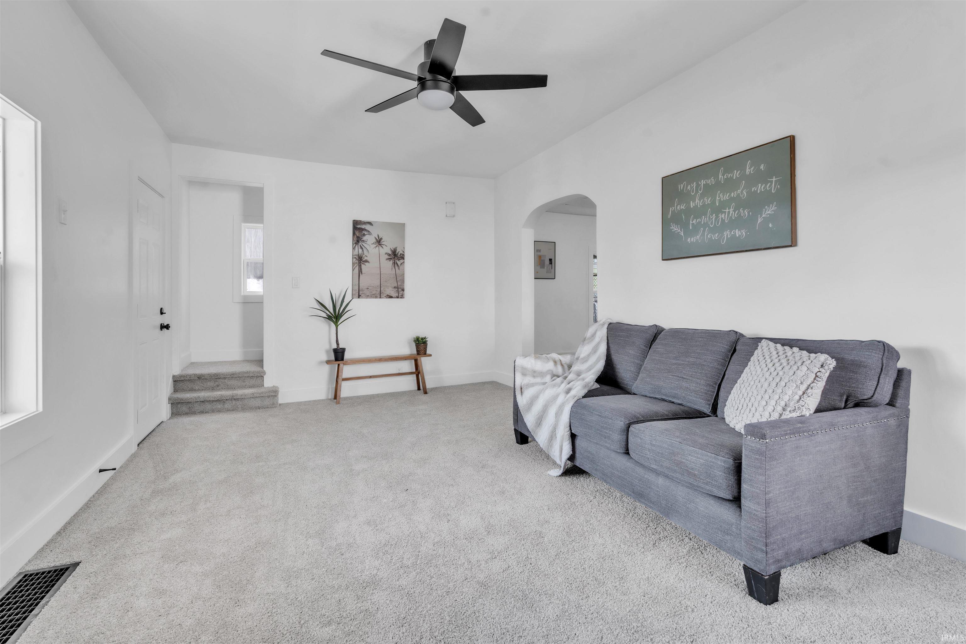 Photo 3 of 104 S Cowen Street