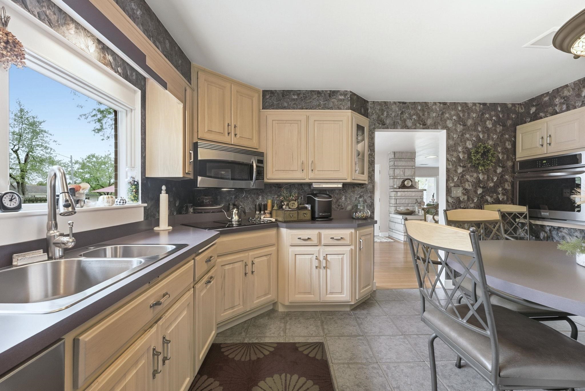 Photo 10 of 104 N Calhoun Street