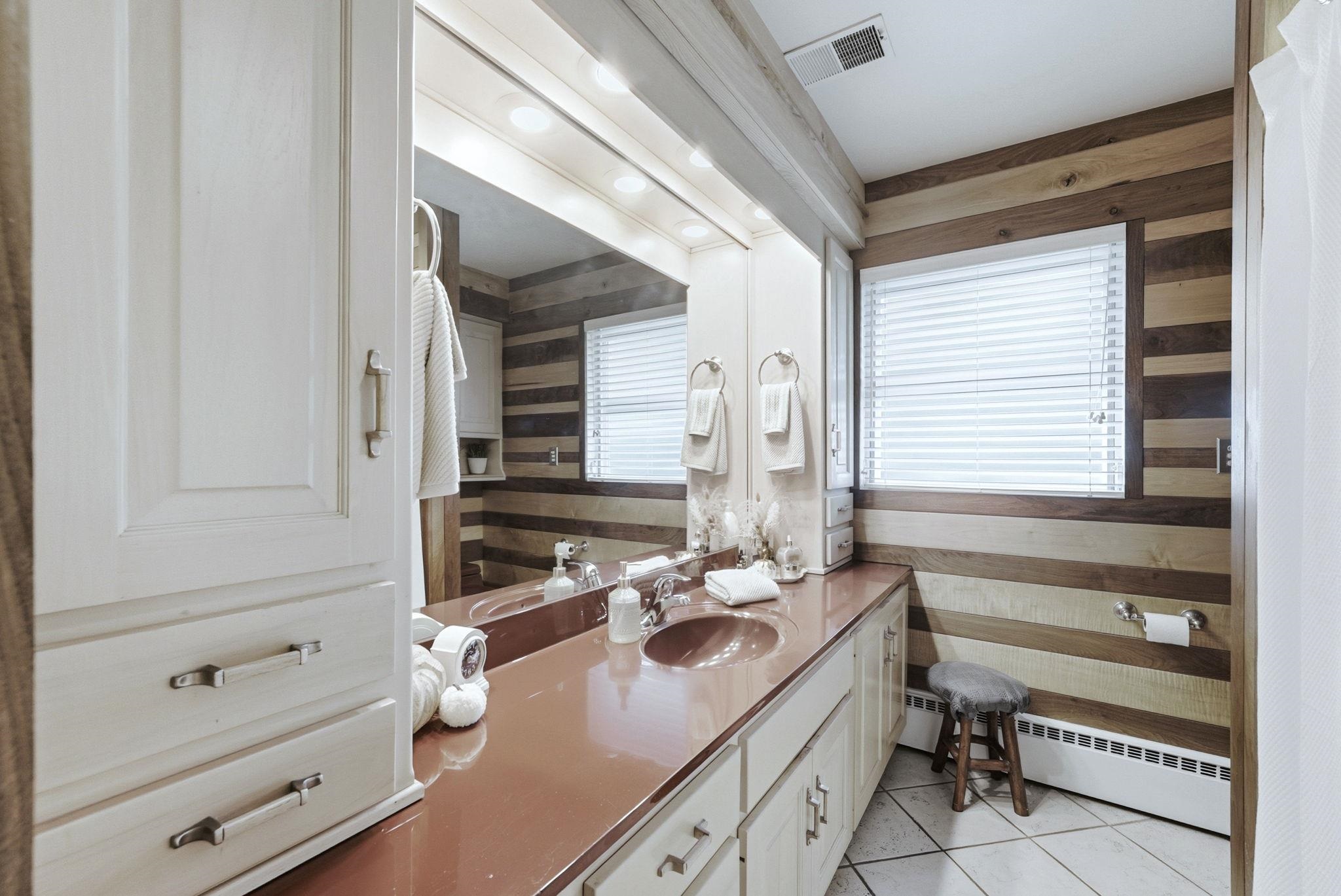 Photo 18 of 104 N Calhoun Street