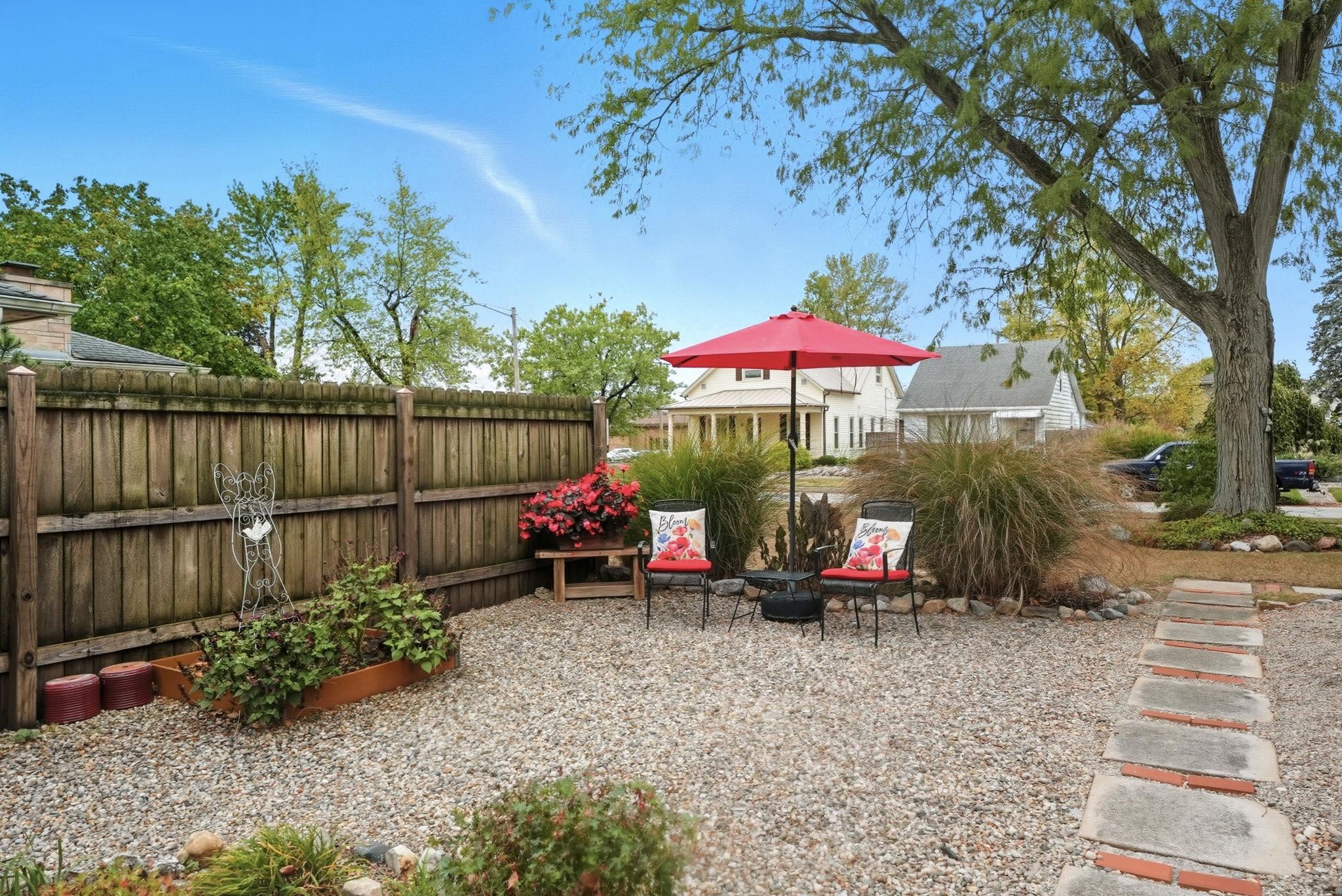 Photo 26 of 104 N Calhoun Street