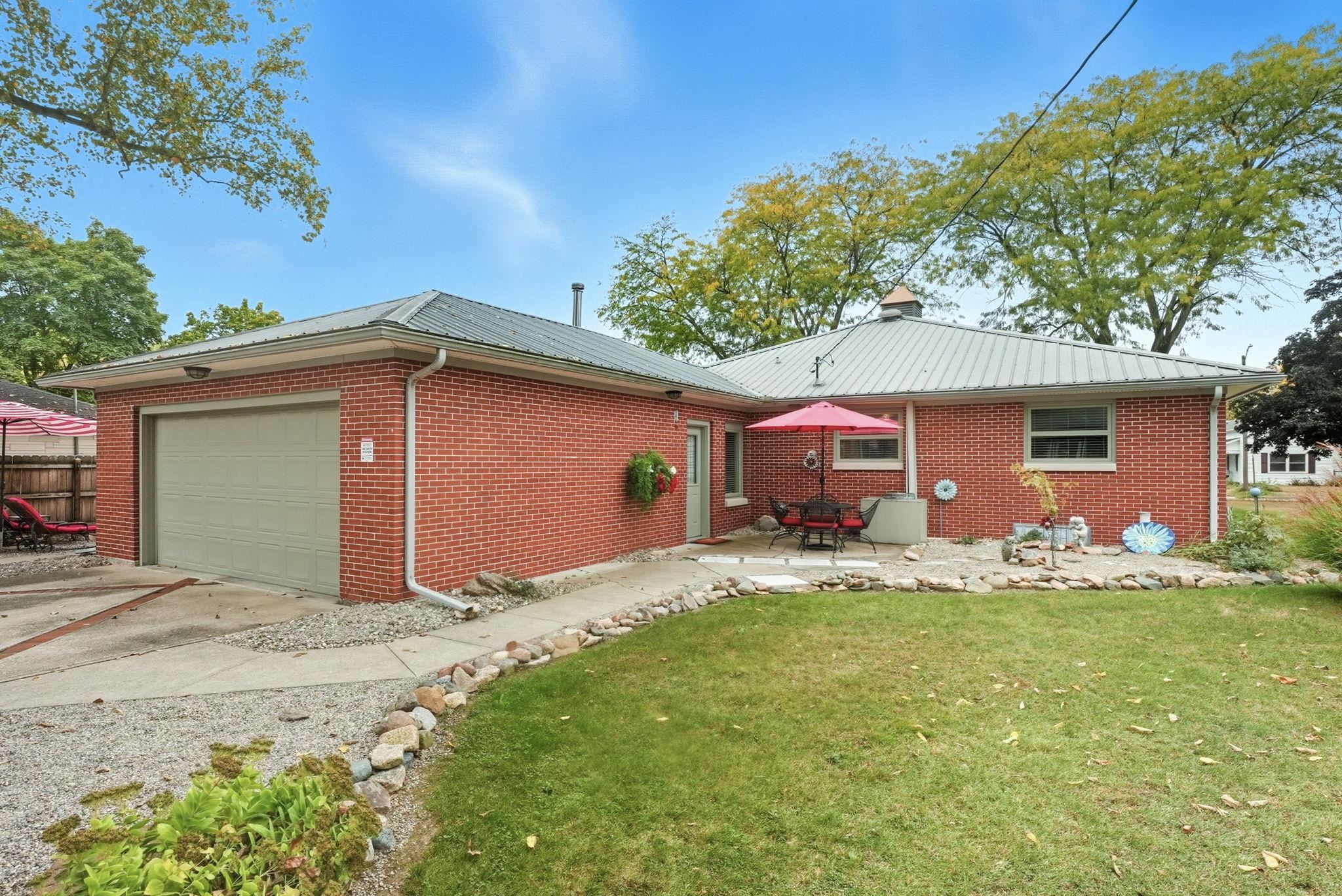 Photo 30 of 104 N Calhoun Street