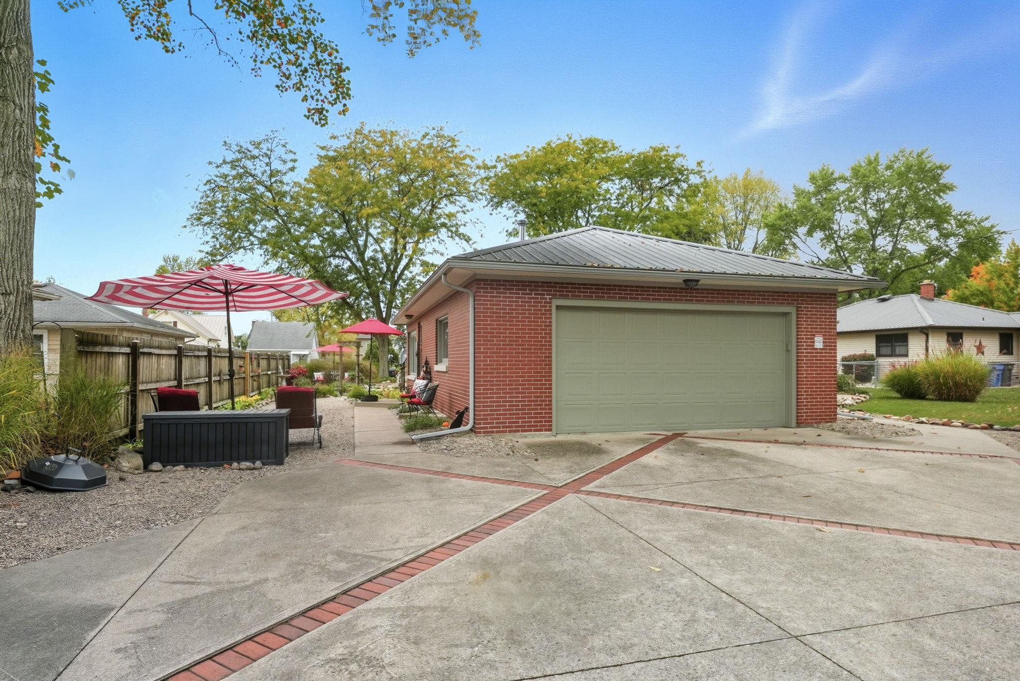 Photo 31 of 104 N Calhoun Street