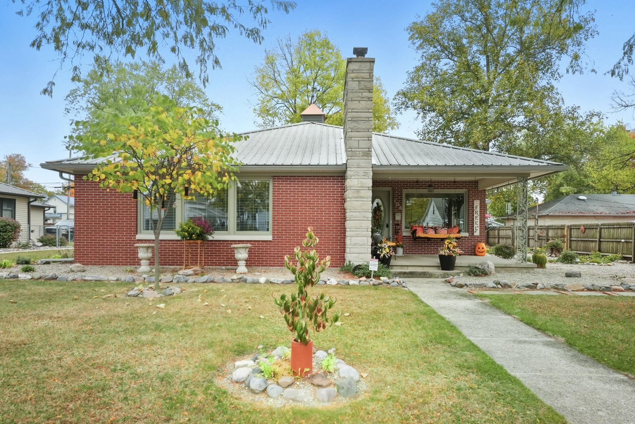 Photo 34 of 104 N Calhoun Street