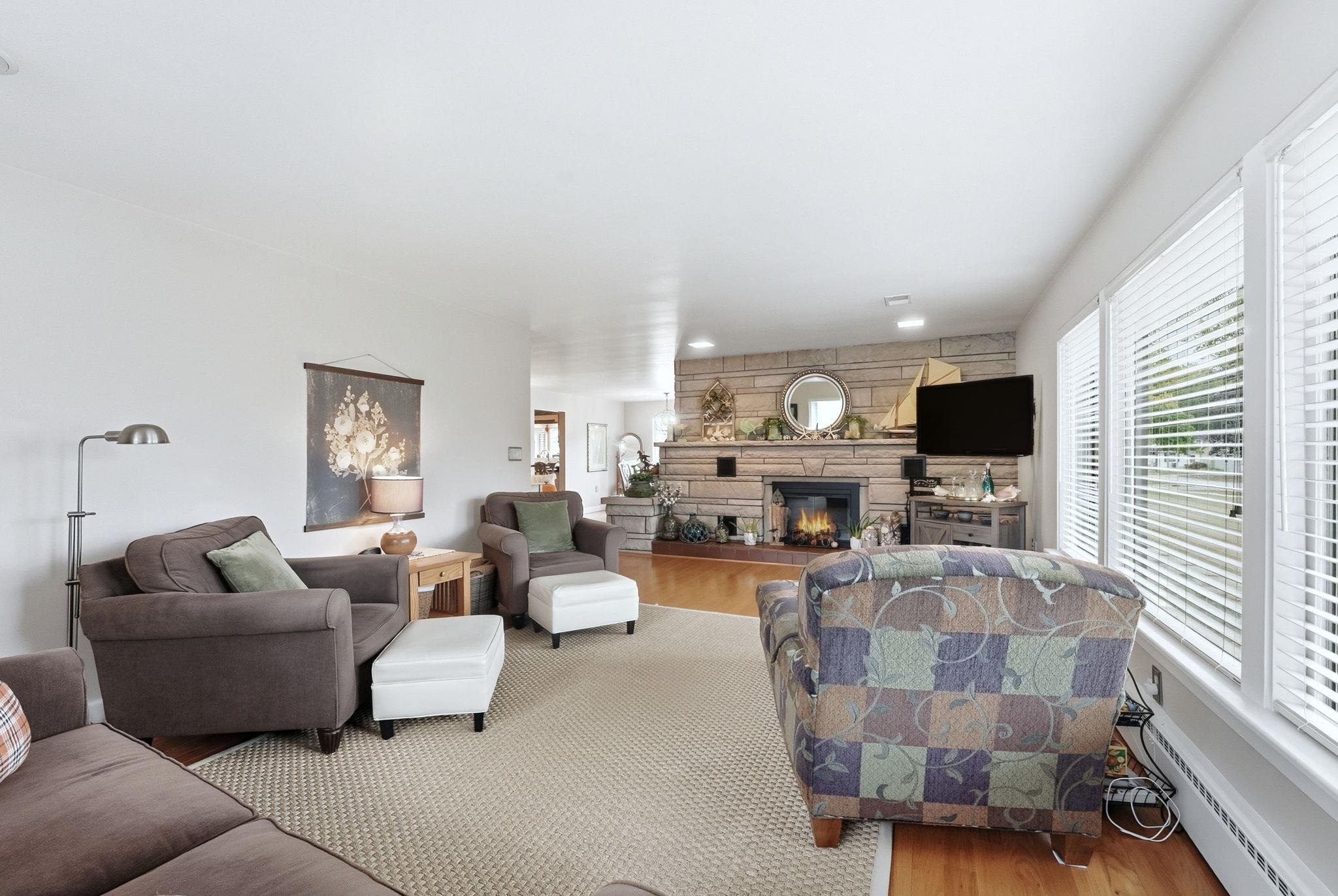 Photo 6 of 104 N Calhoun Street