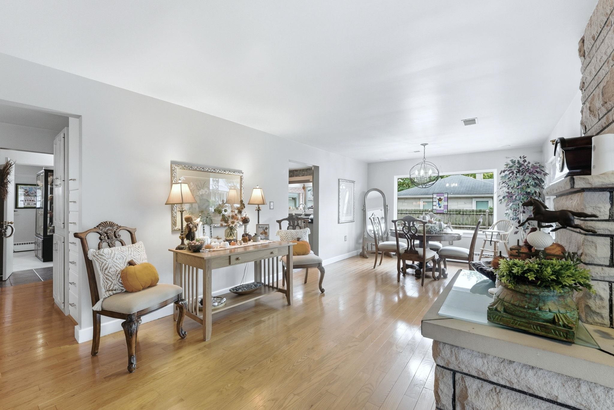 Photo 7 of 104 N Calhoun Street