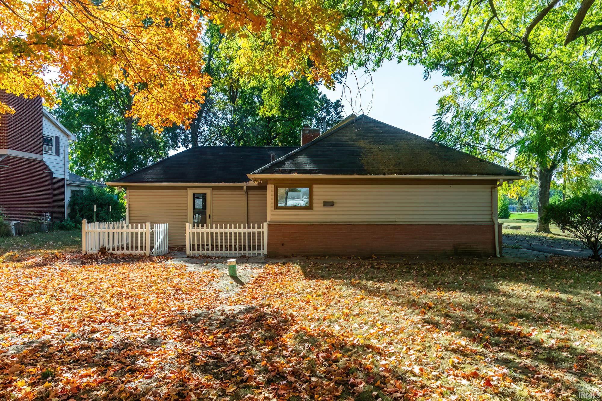 Homes for sale in Fort Wayne, IN | 130 E Hoover Dr, Fort Wayne, IN 46816 | MLS# 202541945