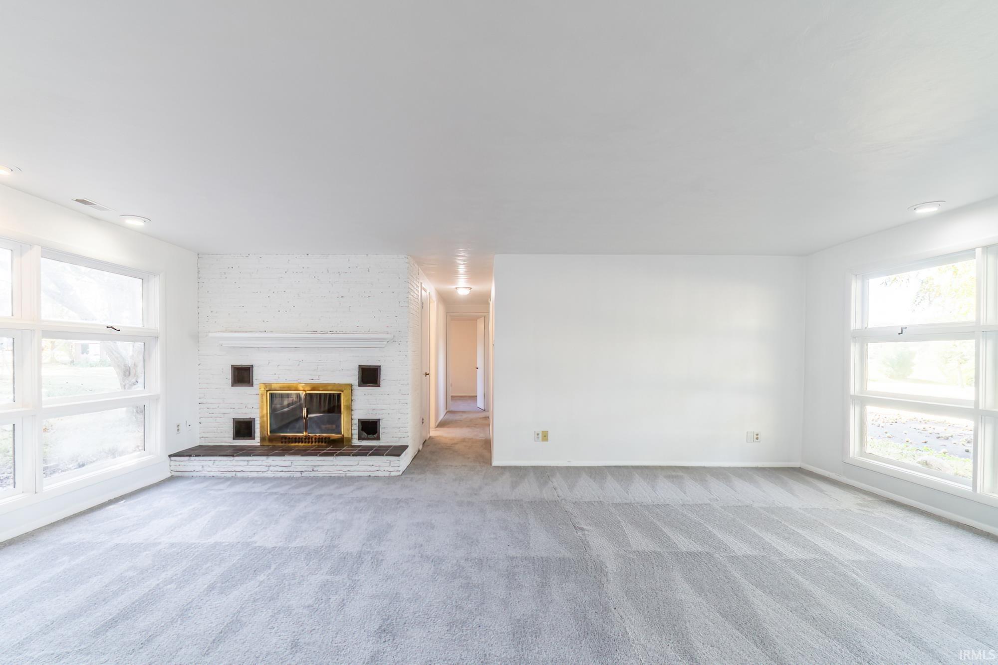 Homes for sale in Fort Wayne, IN | 130 E Hoover Dr, Fort Wayne, IN 46816 | MLS# 202541945