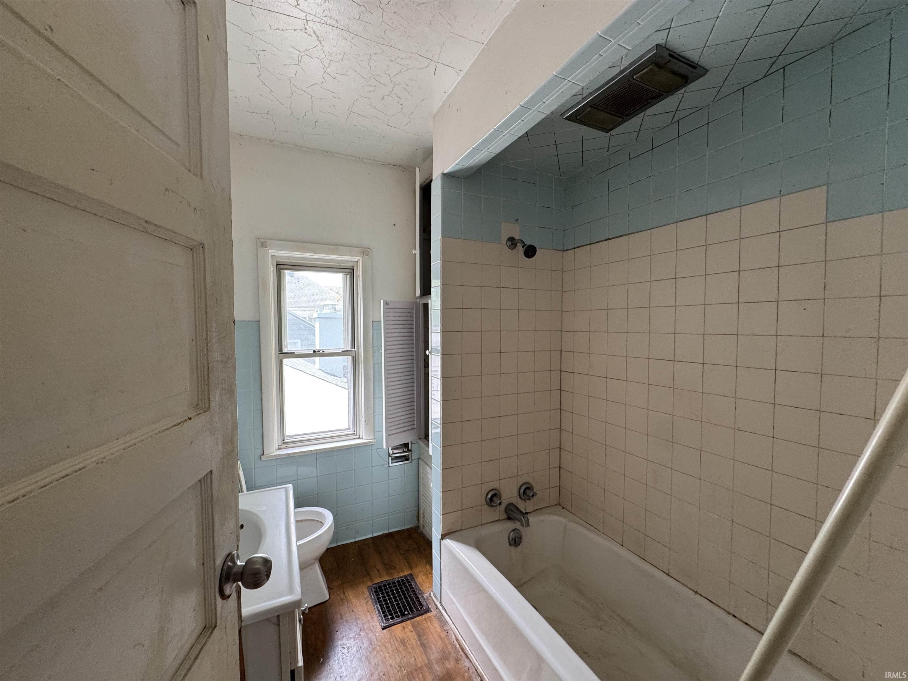 Photo 11 of 3722 S Harrison Street