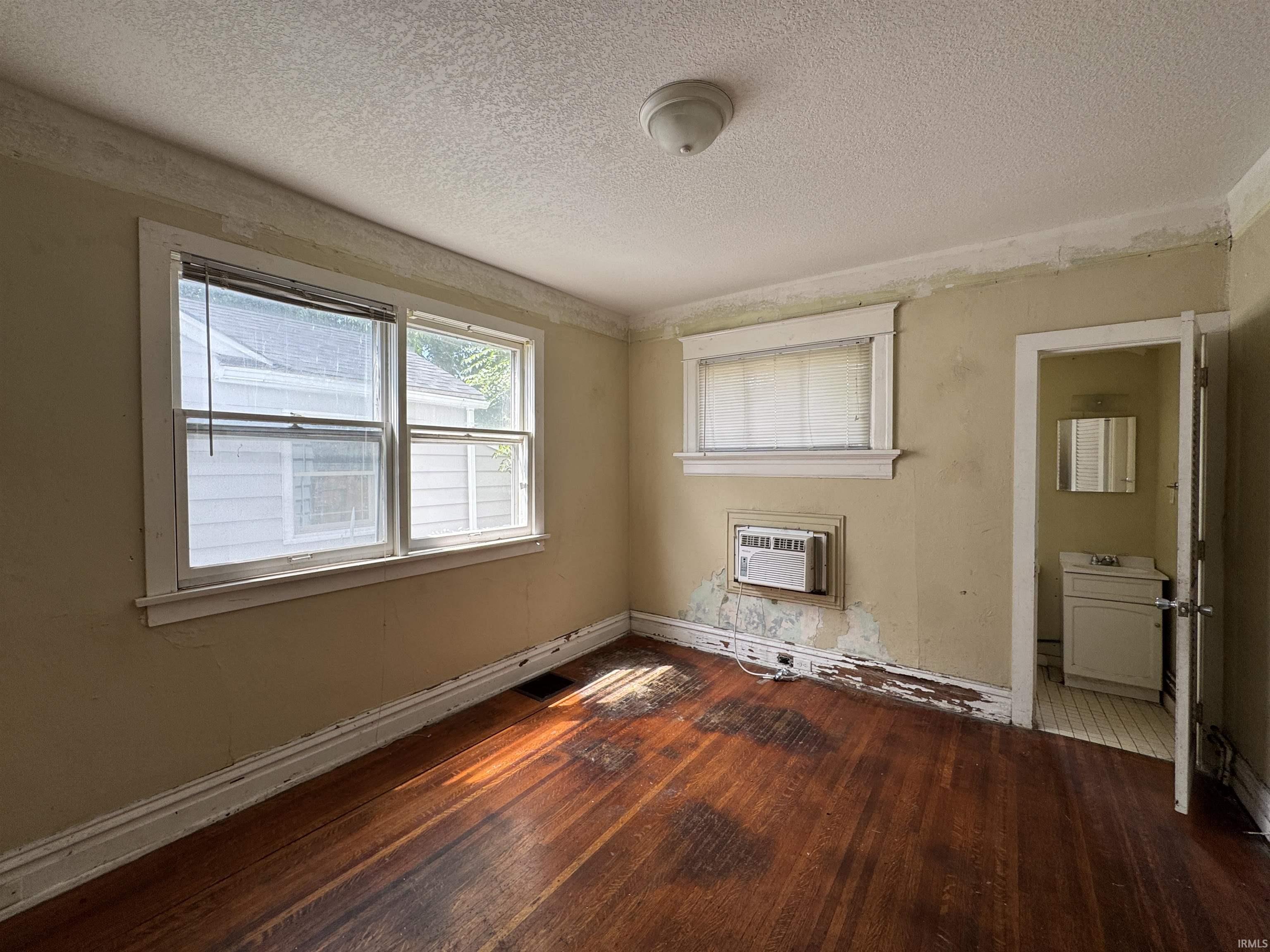 Photo 3 of 3722 S Harrison Street