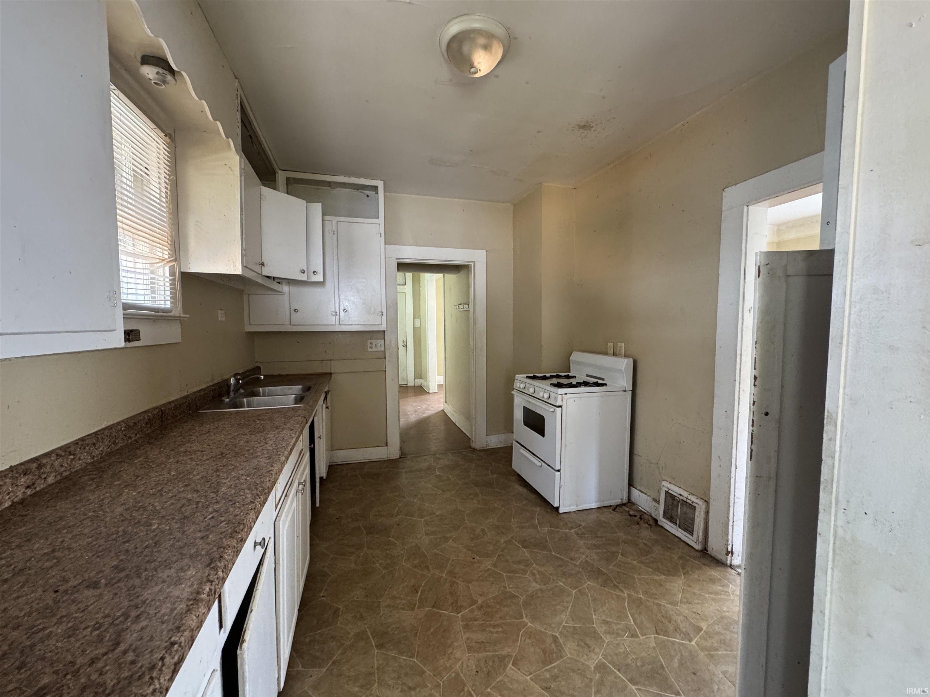 Photo 7 of 3722 S Harrison Street