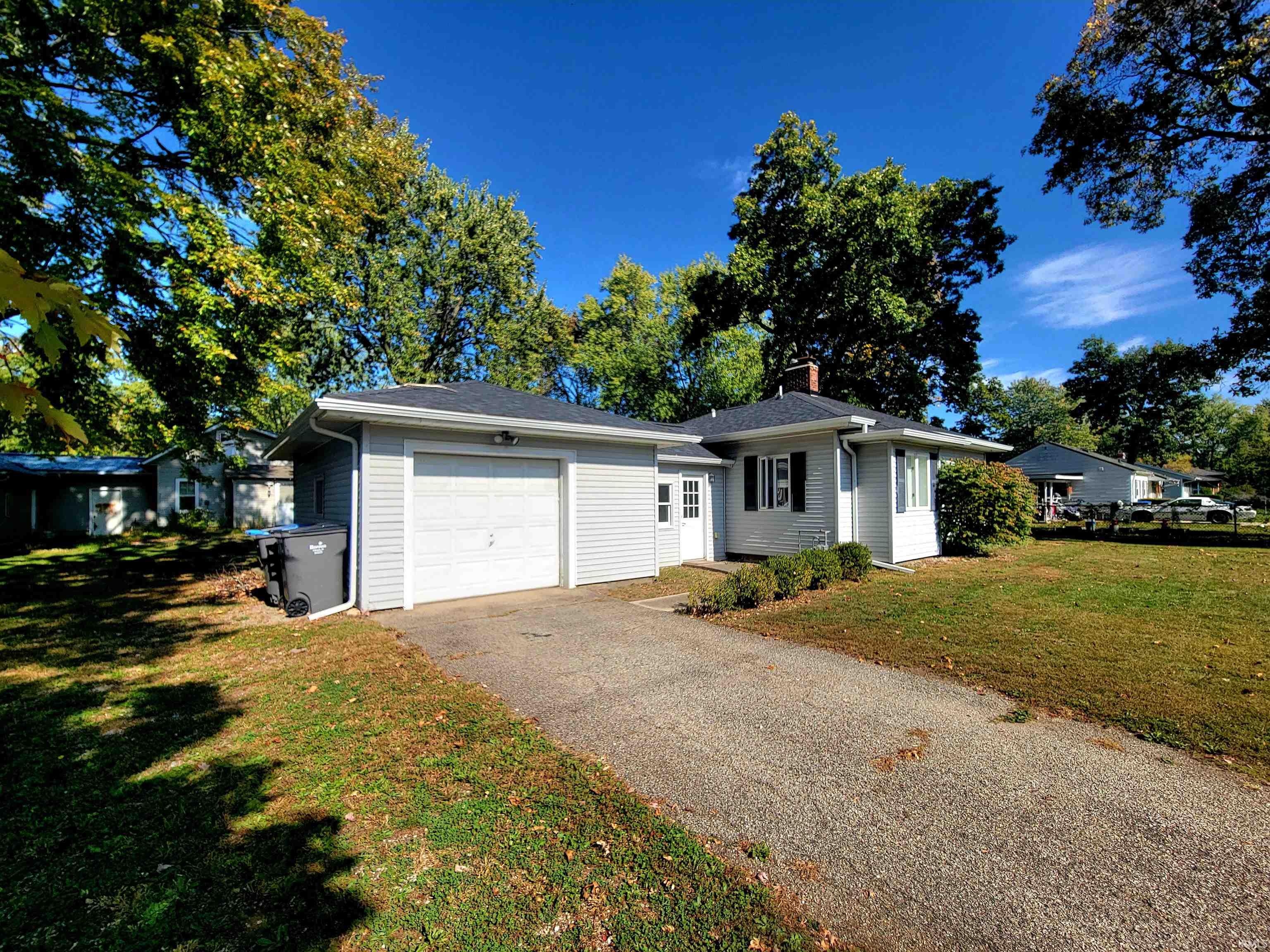 Photo 3 of 1205 E Reynolds Street