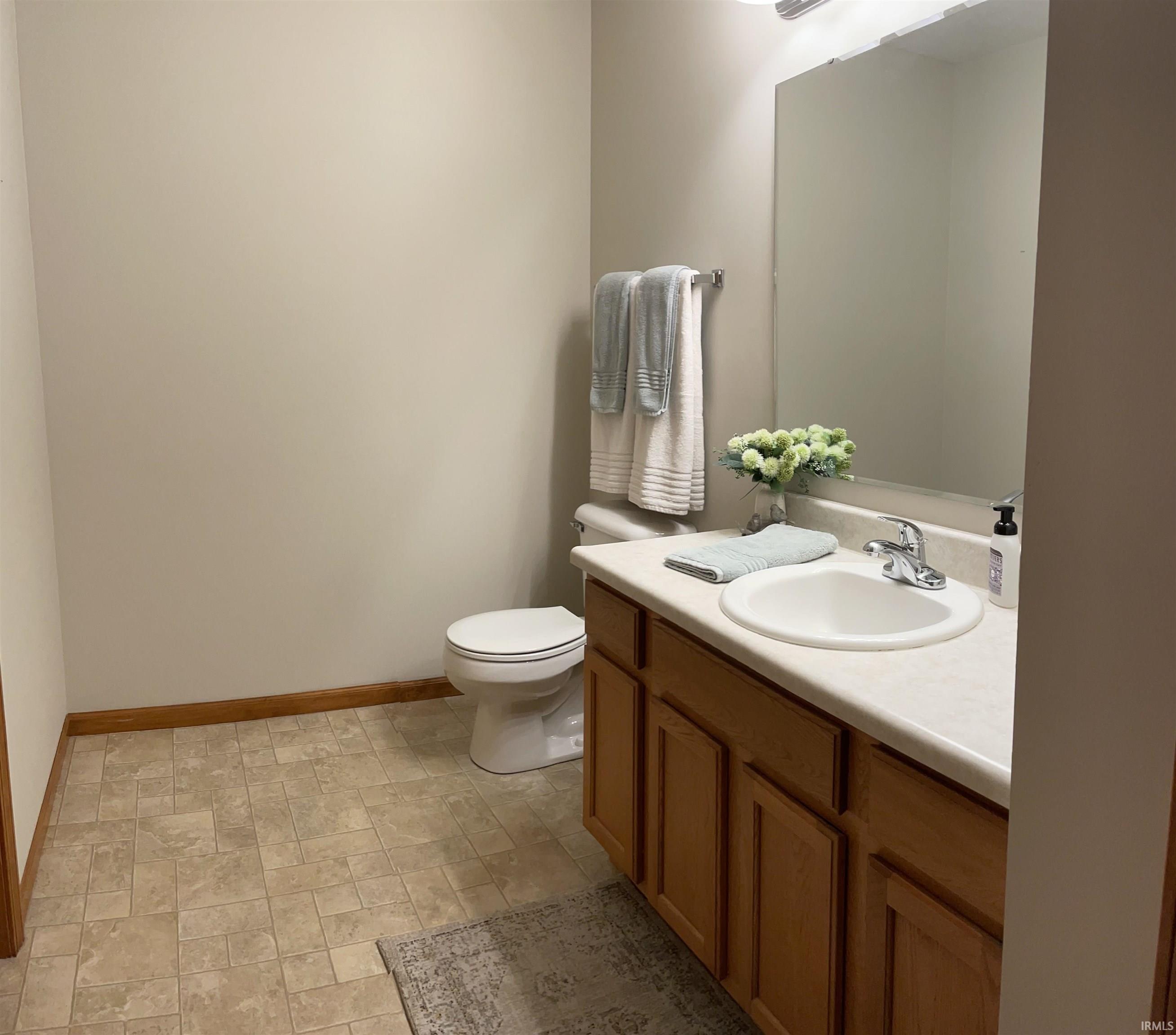 Photo 11 of 230 Broadmore Circle