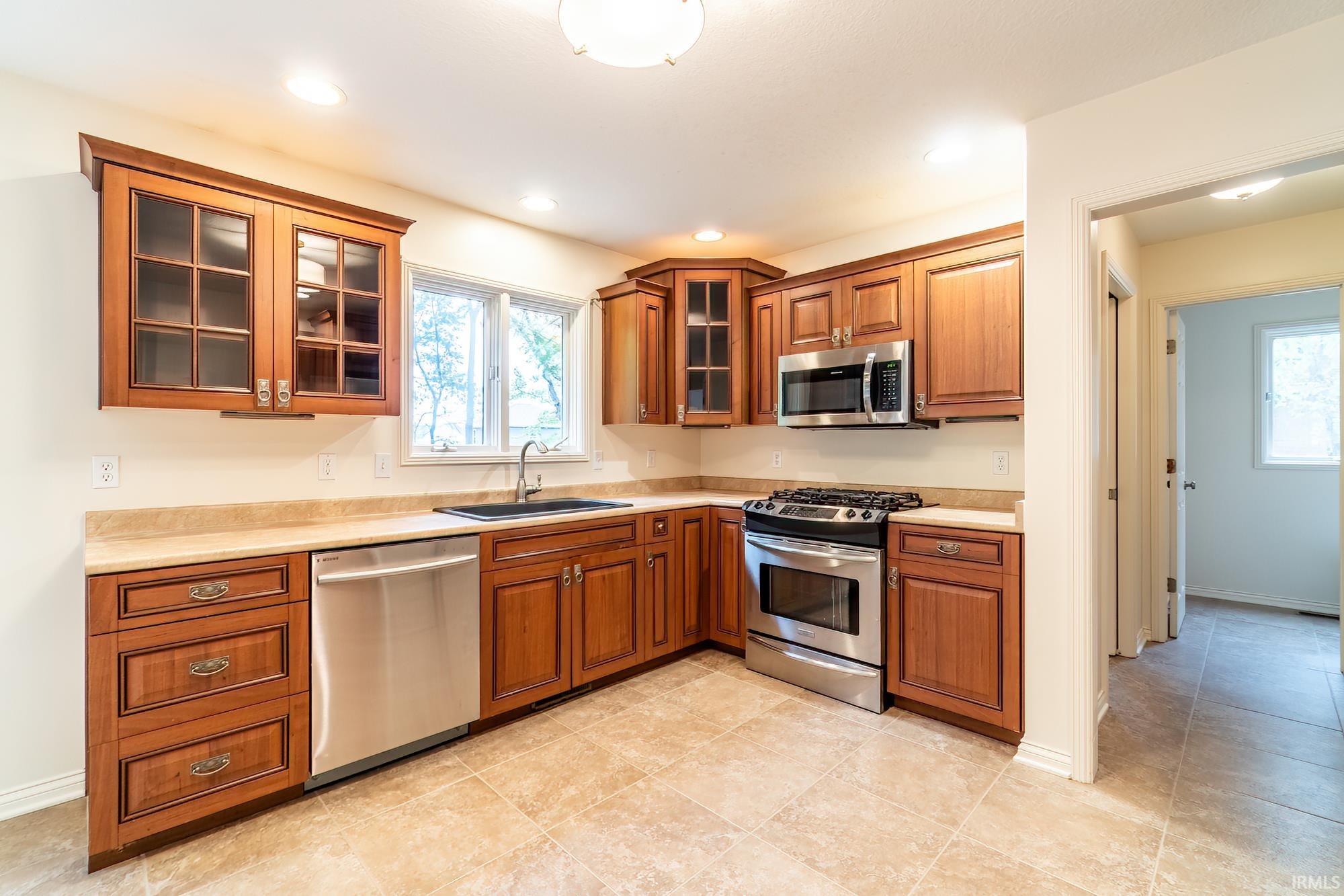 Photo 10 of 11819 Island Cove Drive