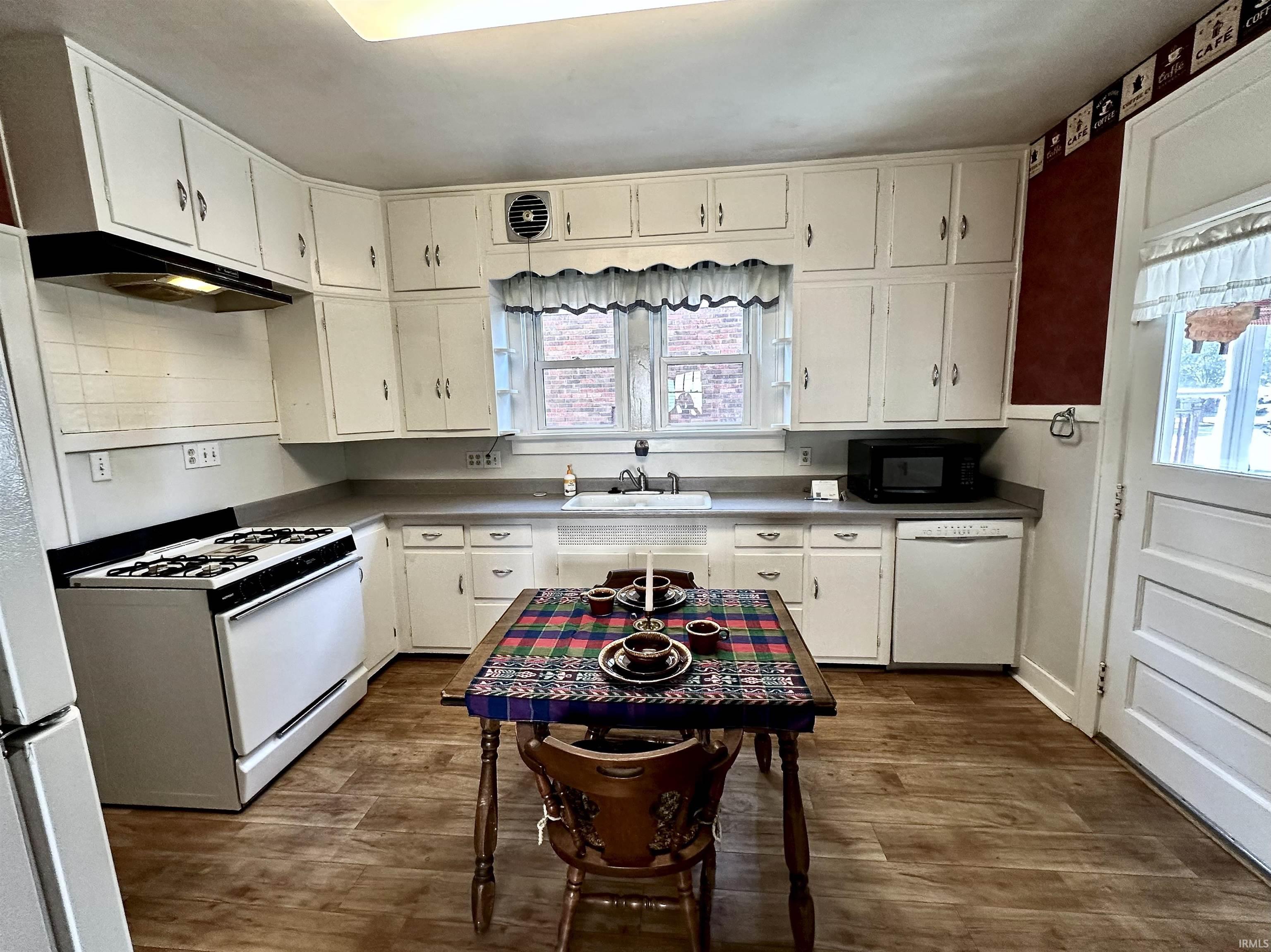 Photo 9 of 3820 Arlington Avenue