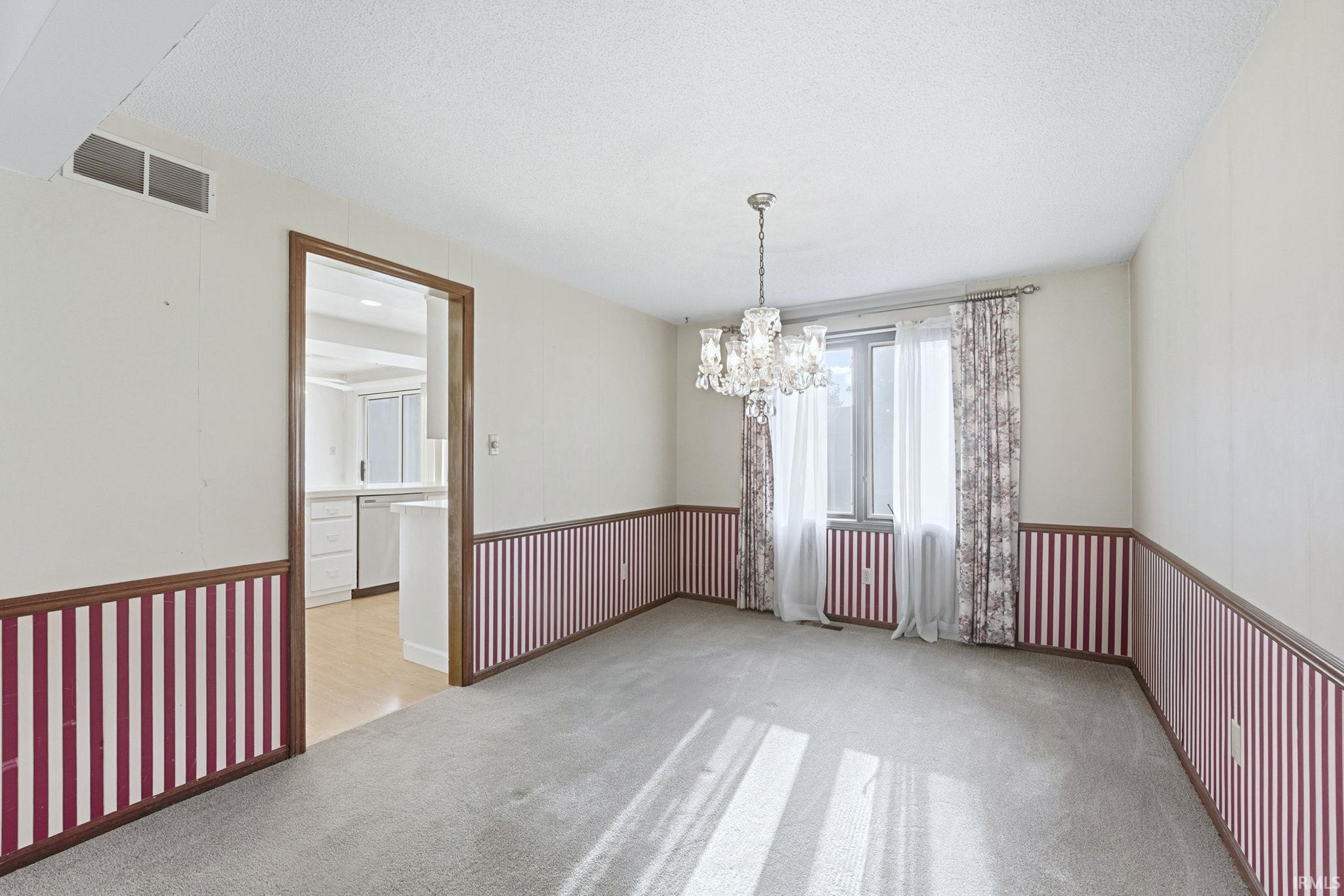 Photo 9 of 6711 Sullivans Court